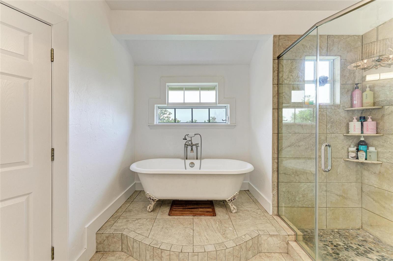 8963 Fishermens Bay Dr, Sarasota, FL 34231 — photo 50 of 97