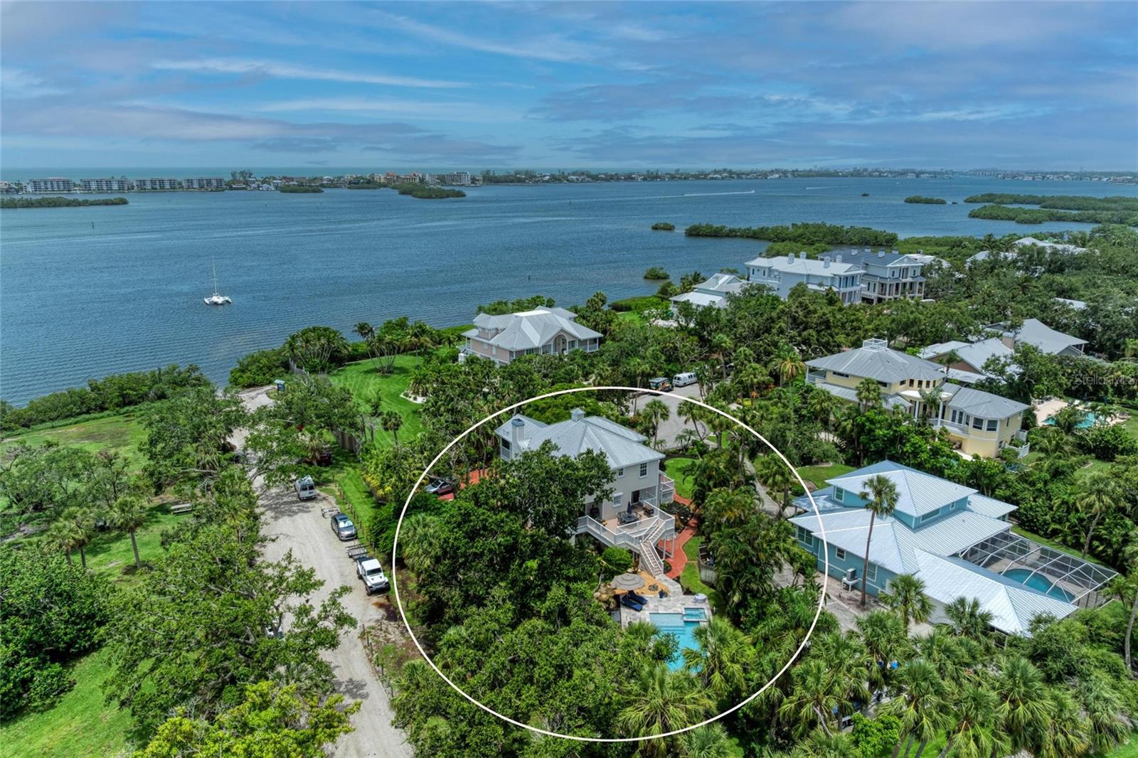 8963 Fishermens Bay Dr, Sarasota, FL 34231 — photo 10 of 97