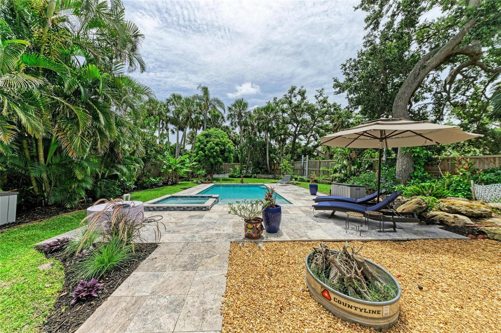 8963 Fishermens Bay Dr, Sarasota, FL 34231 — photo 63 of 97