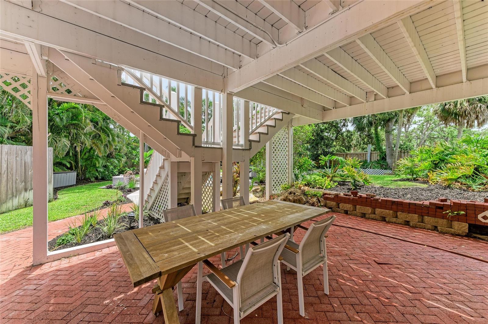 8963 Fishermens Bay Dr, Sarasota, FL 34231 — photo 69 of 97