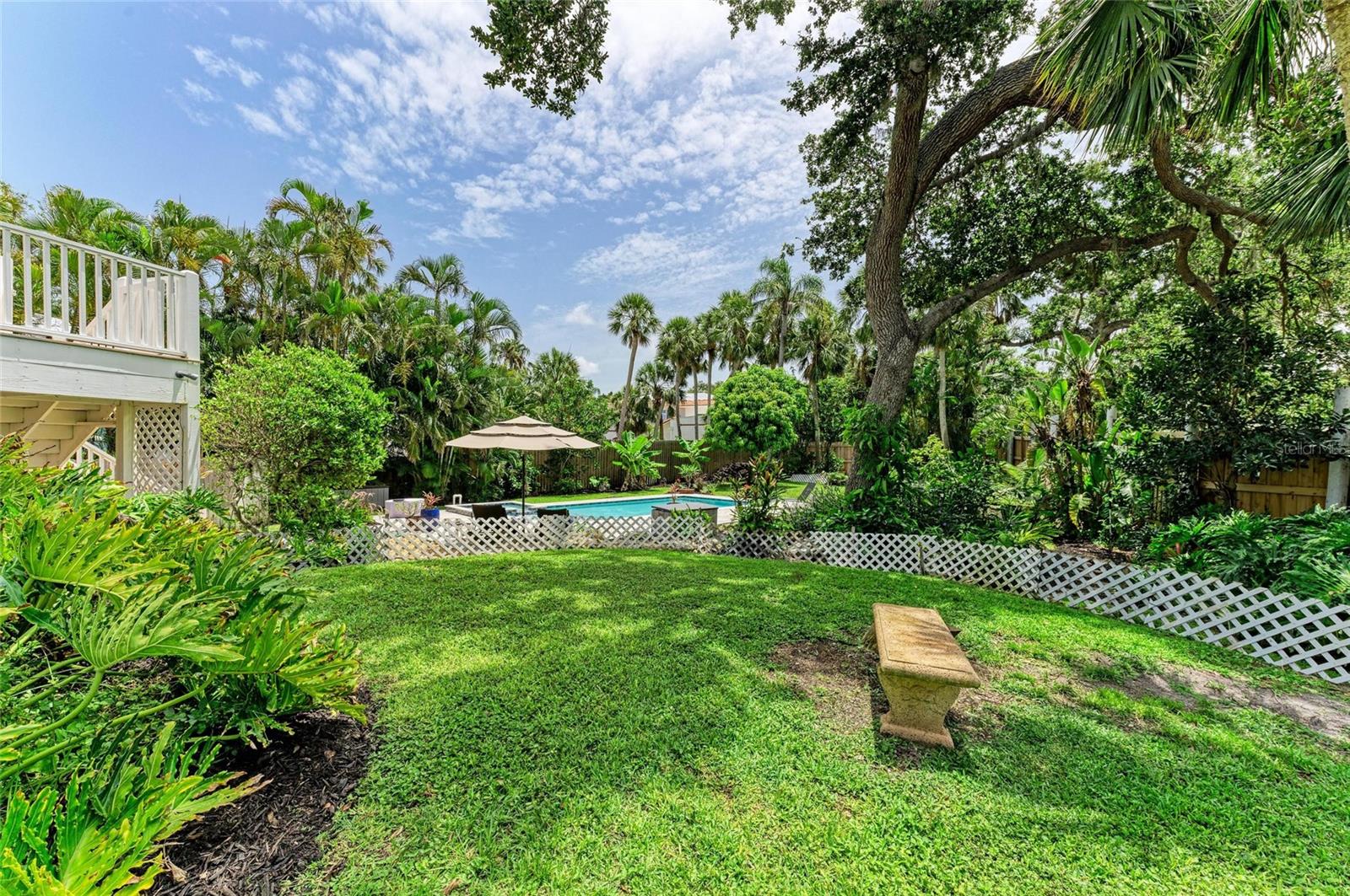 8963 Fishermens Bay Dr, Sarasota, FL 34231 — photo 70 of 97
