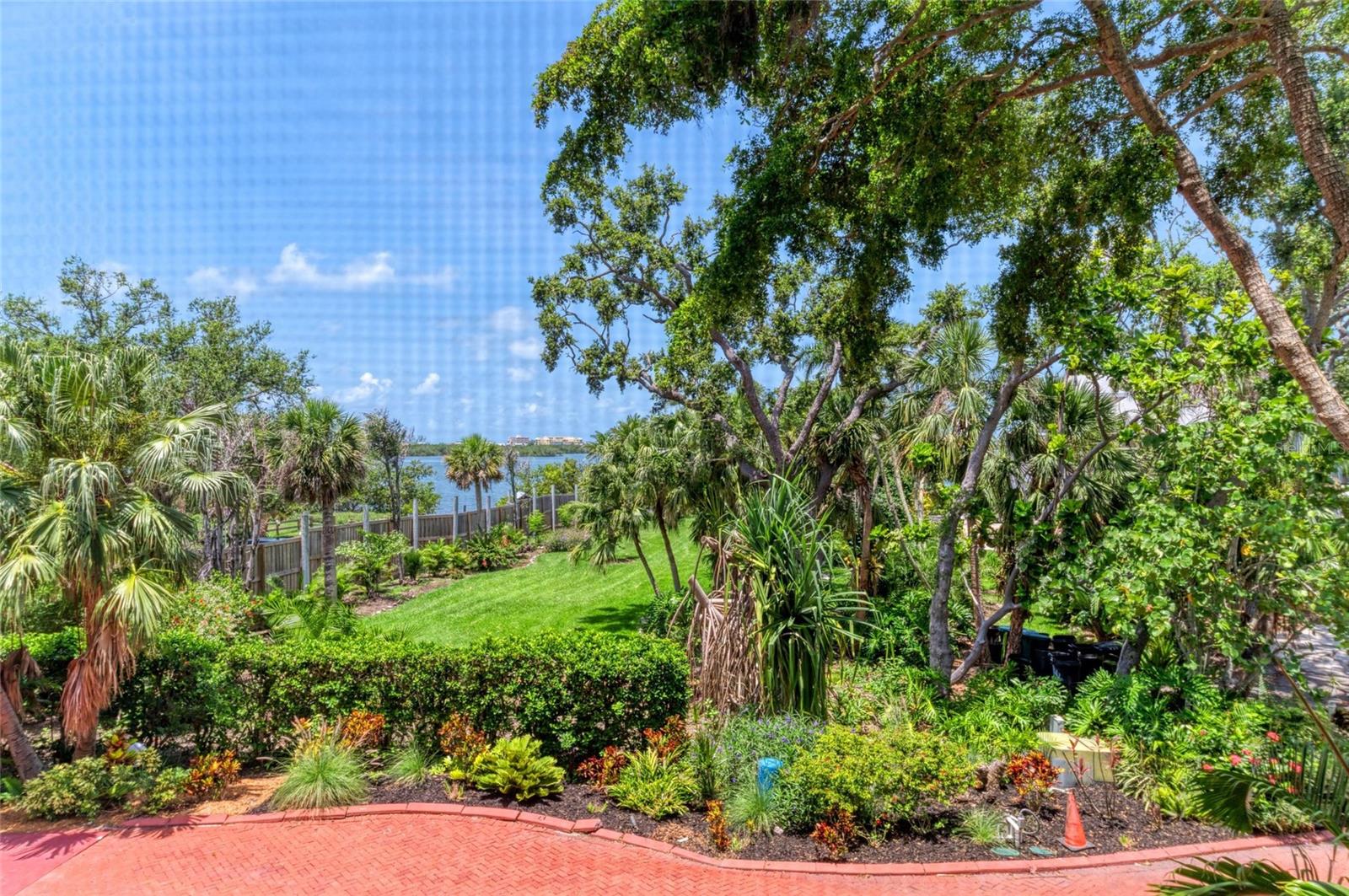 8963 Fishermens Bay Dr, Sarasota, FL 34231 — photo 11 of 97