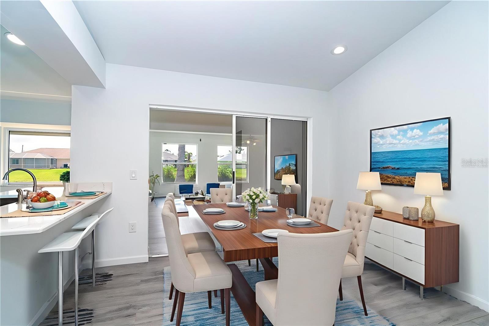 Virtually staged dining room