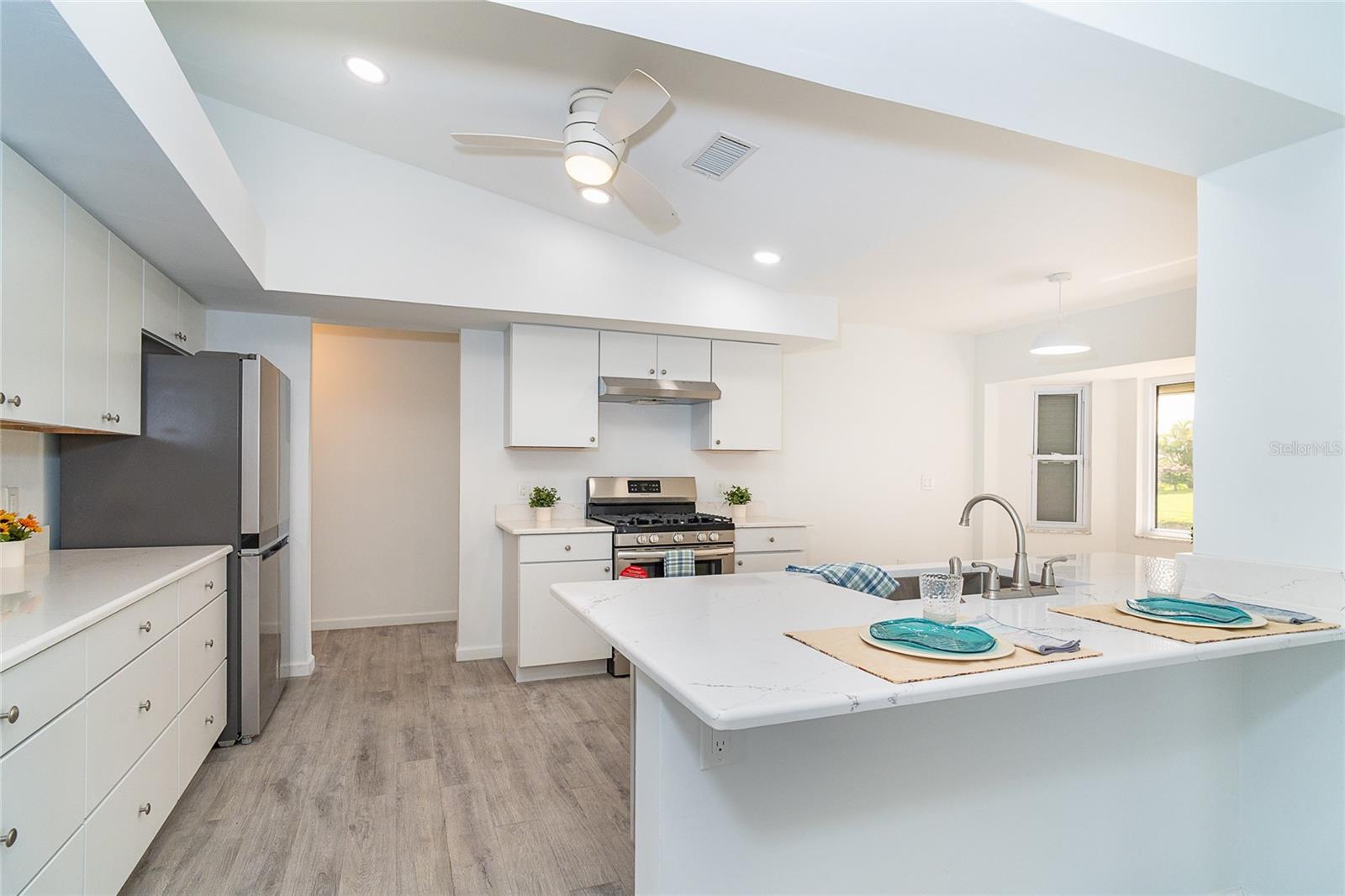 Breakfast bar in kitchen