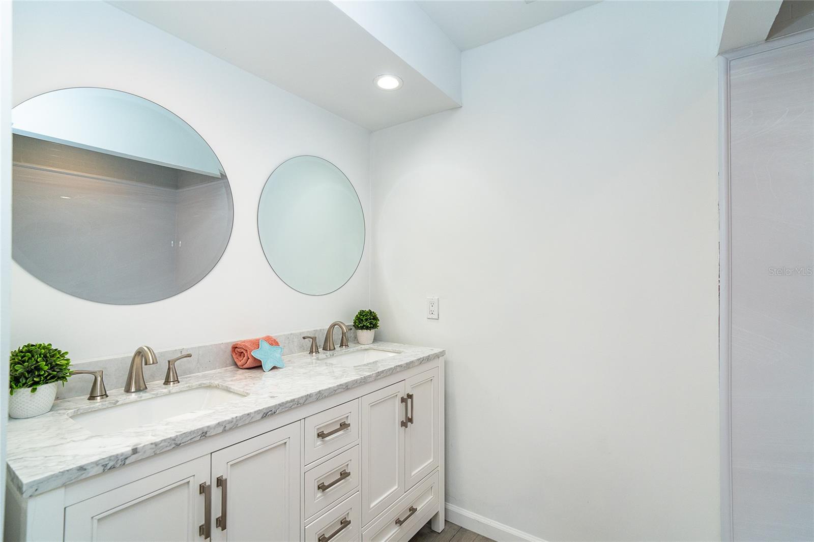 Double vanity in master bath