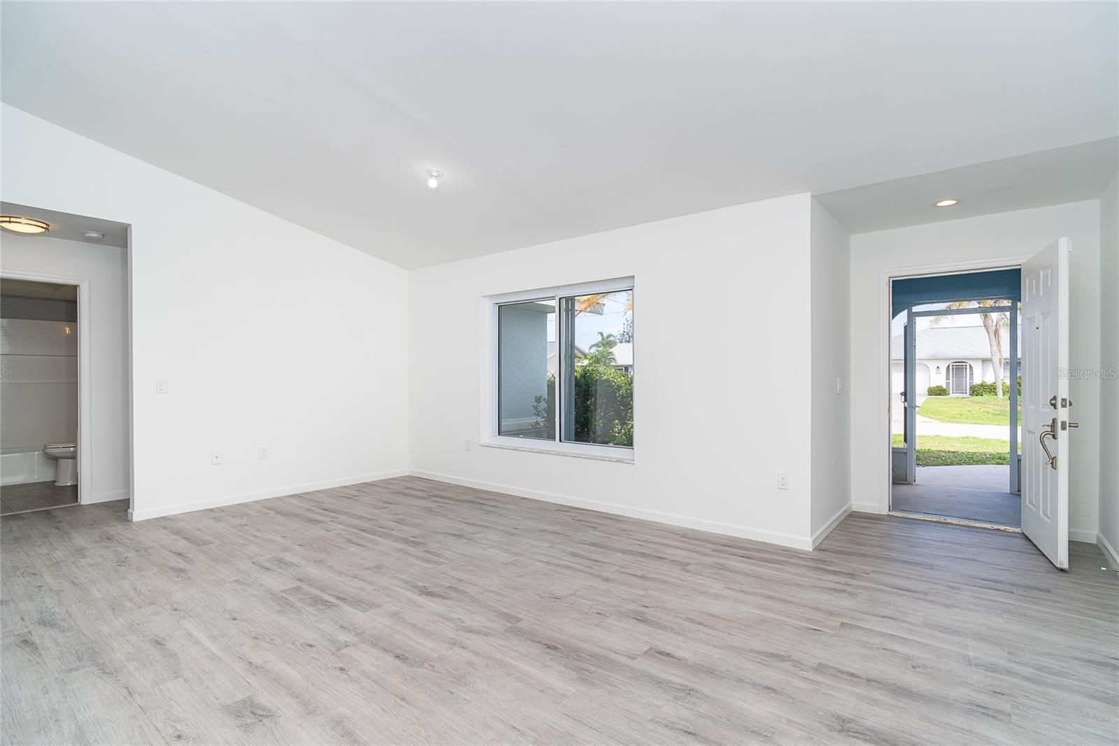 Foyer entry off living room