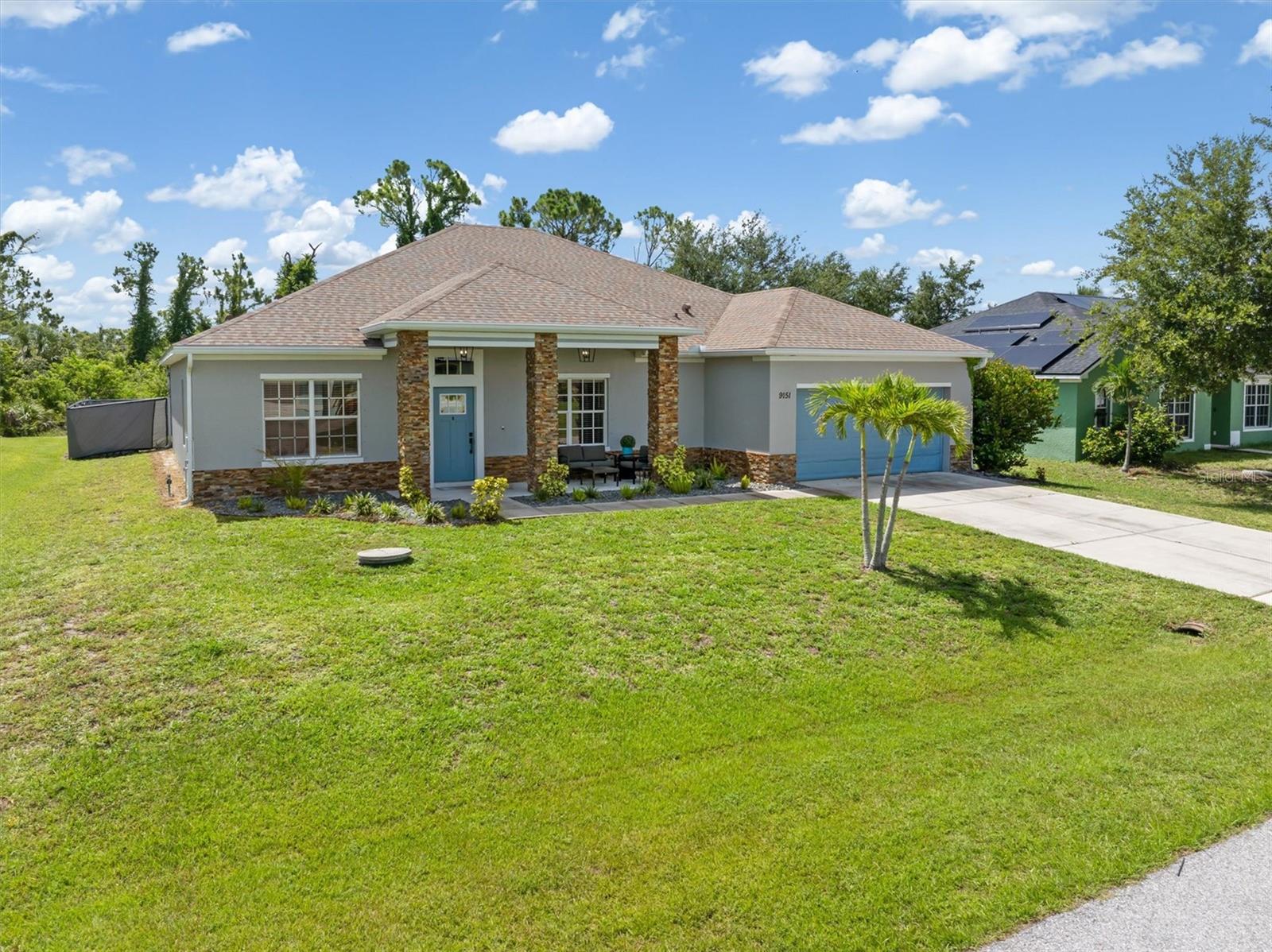 Home features covered front porch.