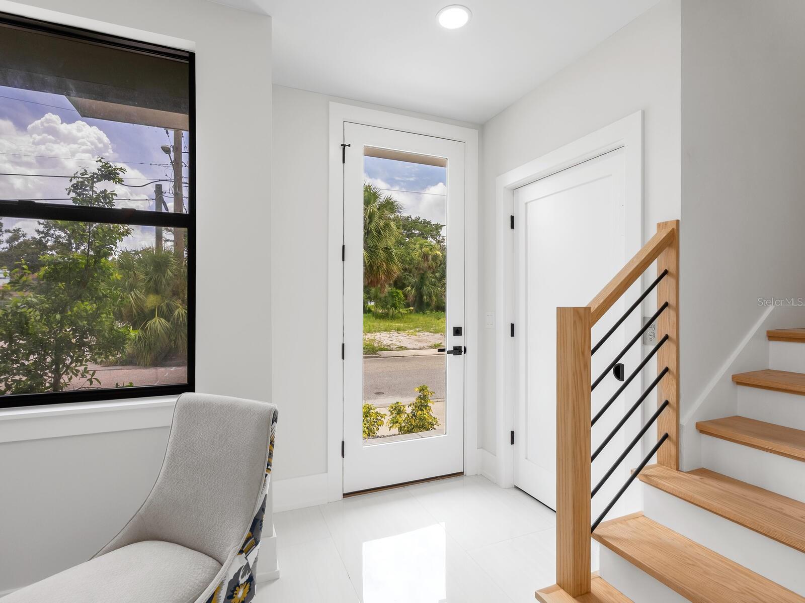 152 Audubon Pl, Sarasota, FL 34237 — photo 9 of 67