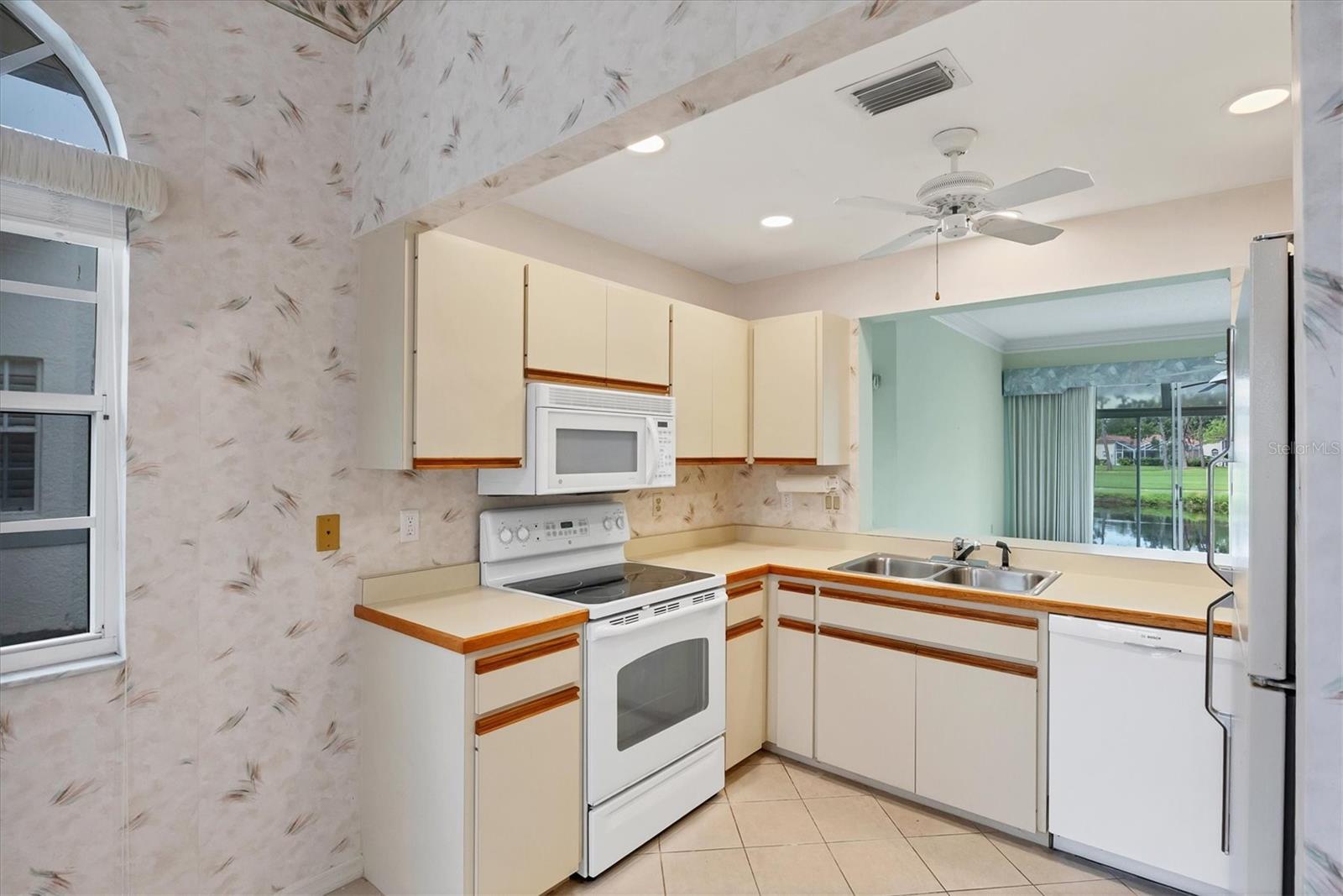 5662 Long Common Cir #8, Sarasota, FL 34235 — photo 18 of 92
