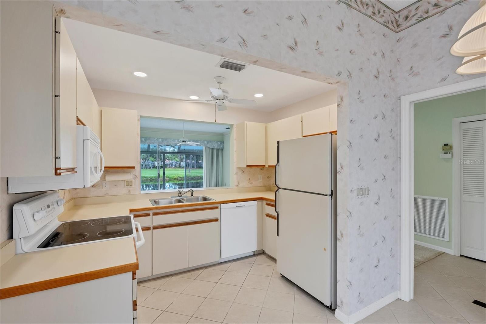 5662 Long Common Cir #8, Sarasota, FL 34235 — photo 19 of 92