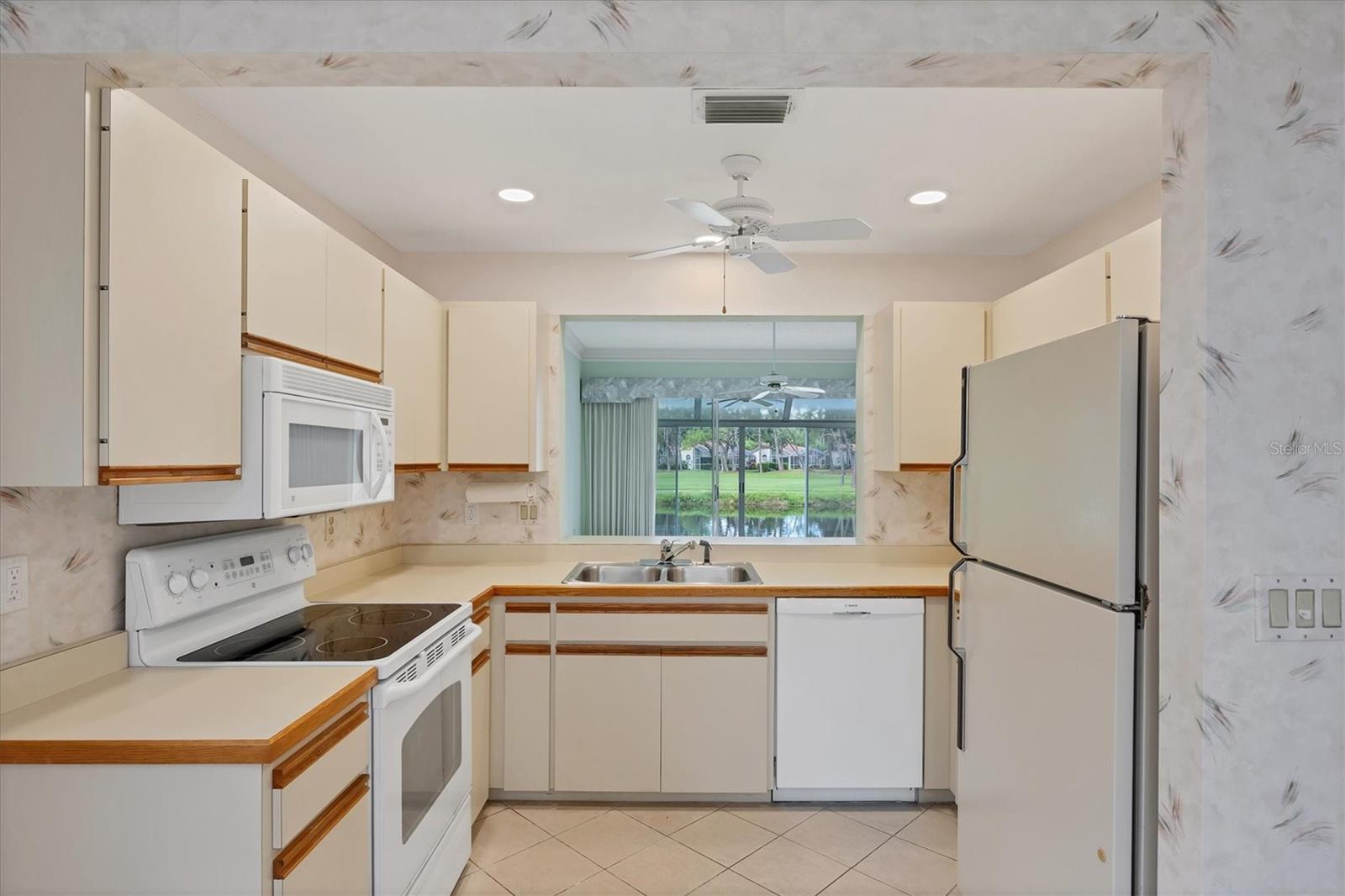 5662 Long Common Cir #8, Sarasota, FL 34235 — photo 20 of 92