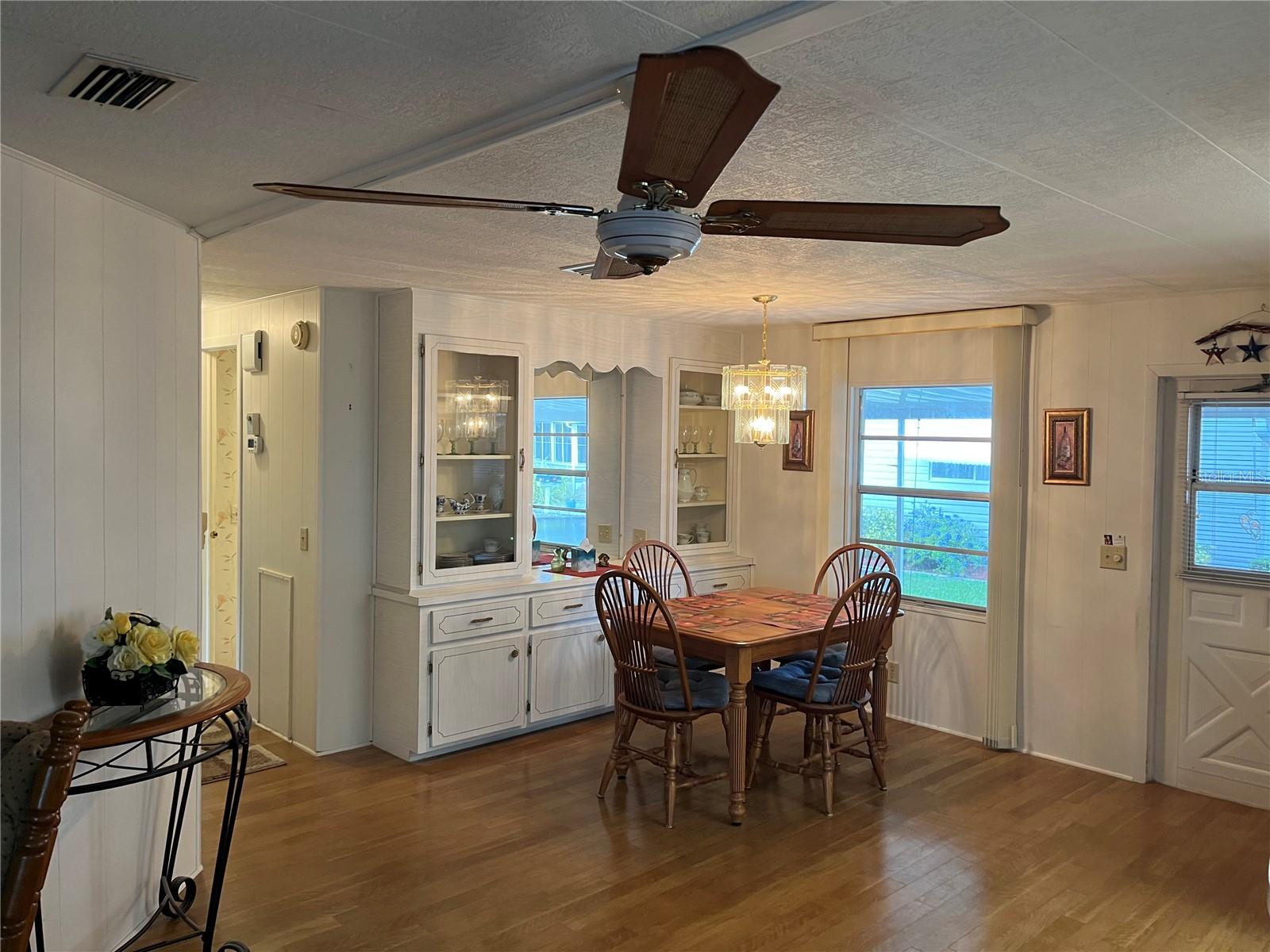 806 Jolanda Cir, Venice, FL 34285 — photo 18 of 44