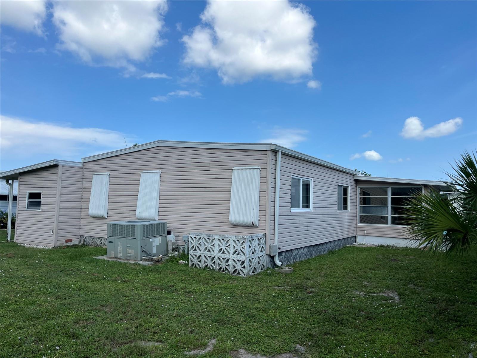 806 Jolanda Cir, Venice, FL 34285 — photo 3 of 44
