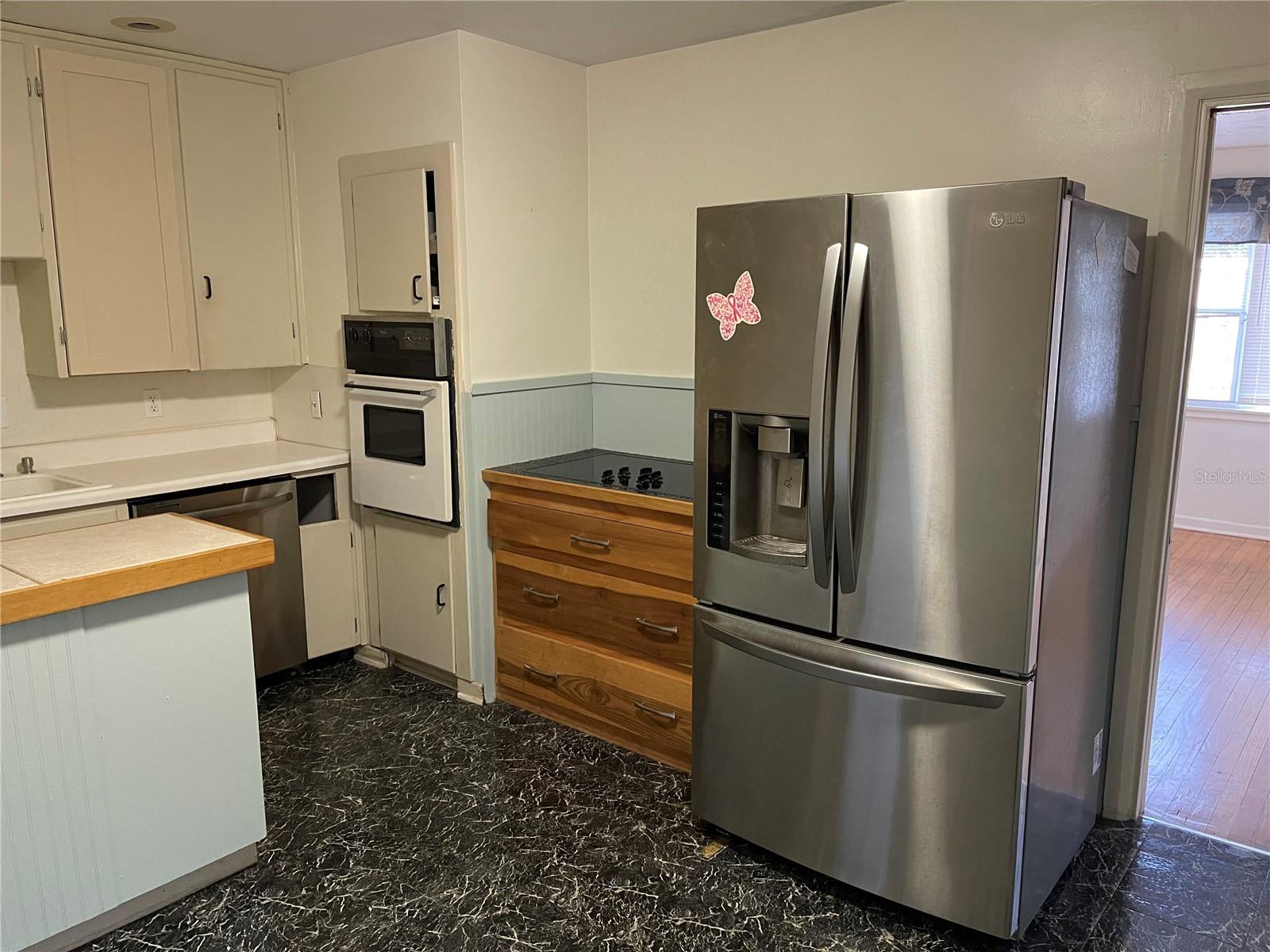 2415 Pelican Dr, Sarasota, FL 34237 — photo 5 of 14