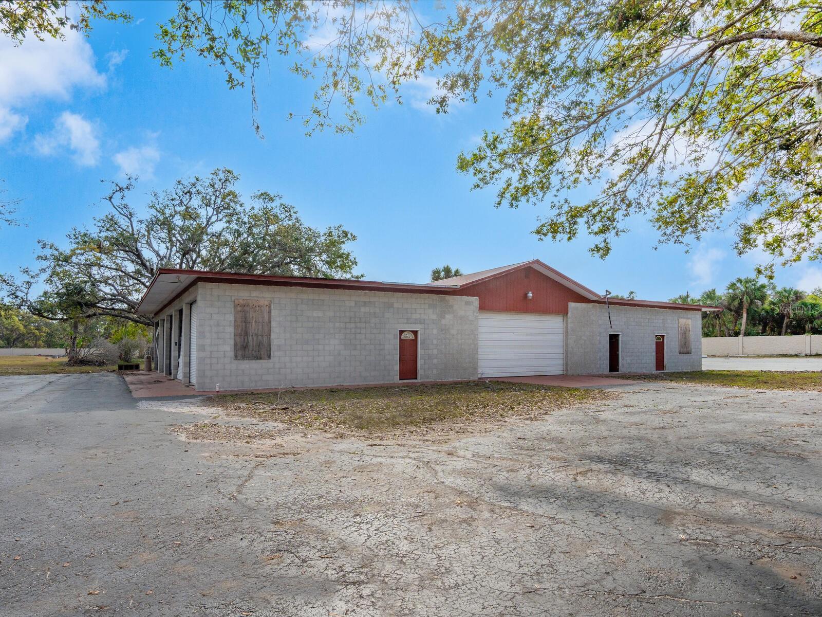 600 N Jackson Rd, Venice, FL 34292 — photo 40 of 61