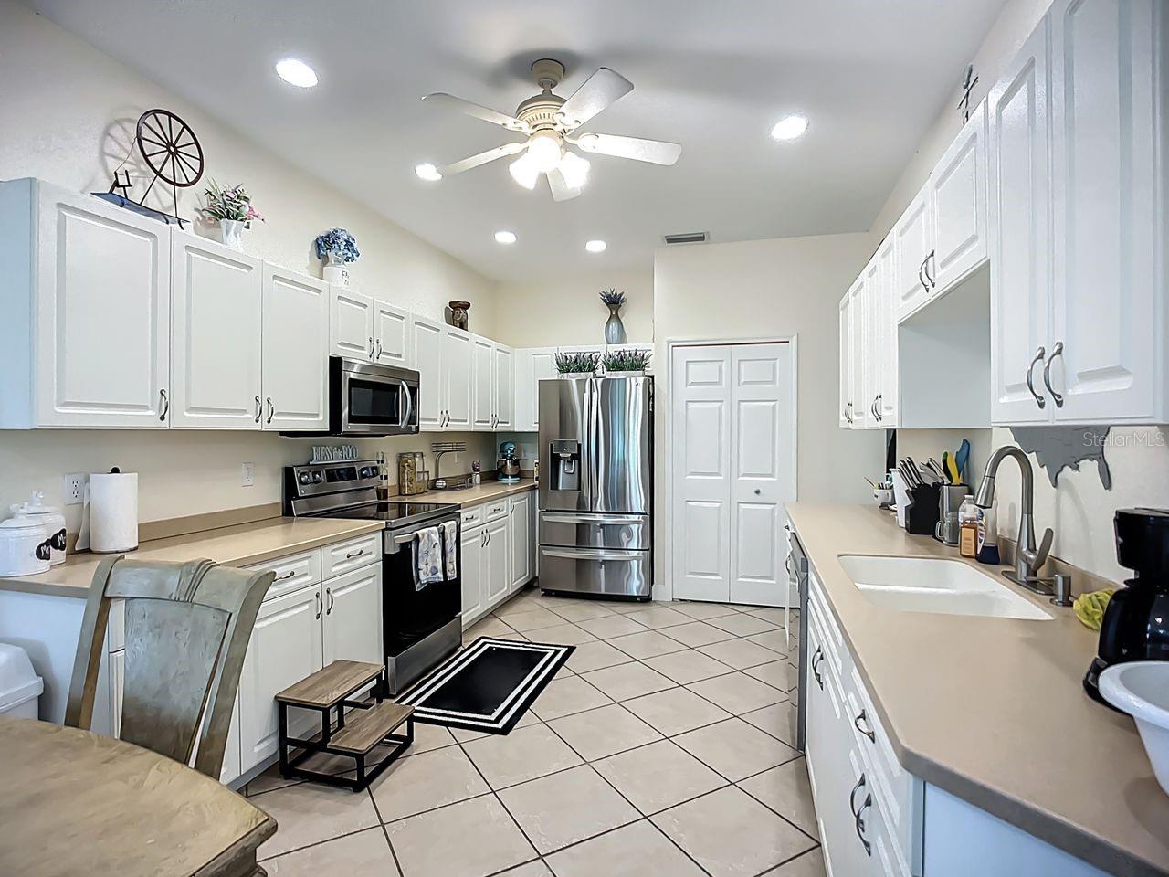 394 Sunset Rd N, Rotonda West, FL 33947 — photo 15 of 41