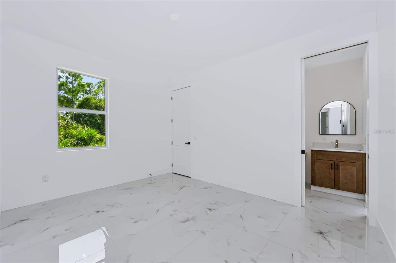 Ensuite Bedroom2/Bathroom