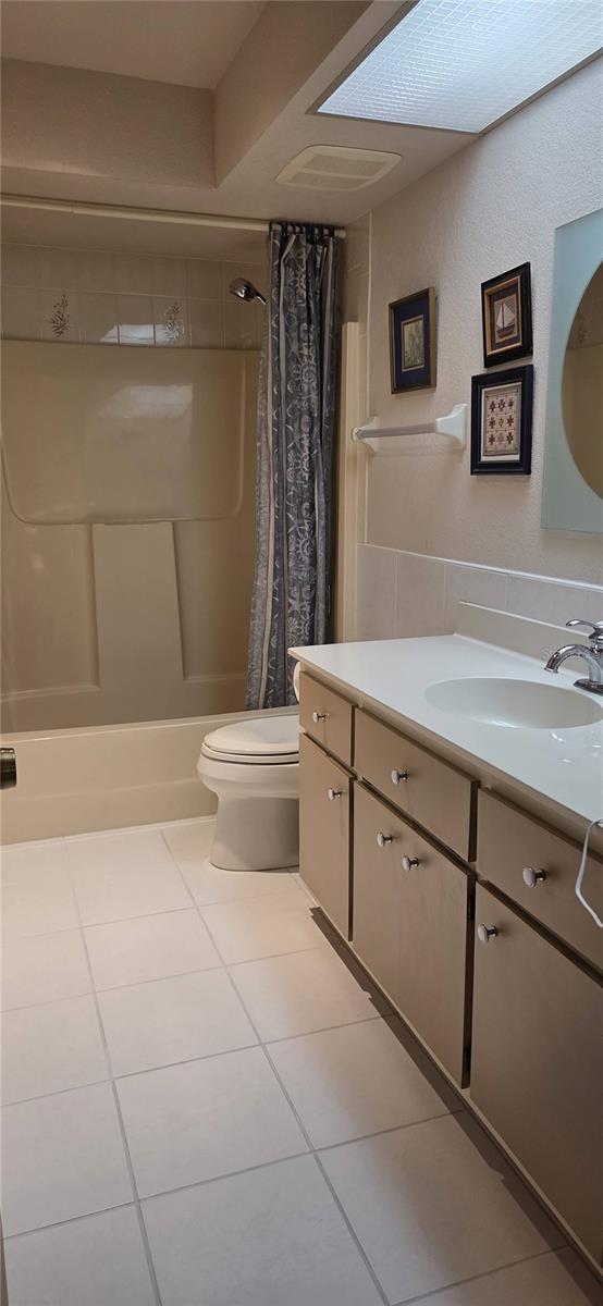Bath 2 upstairs 5 x 9