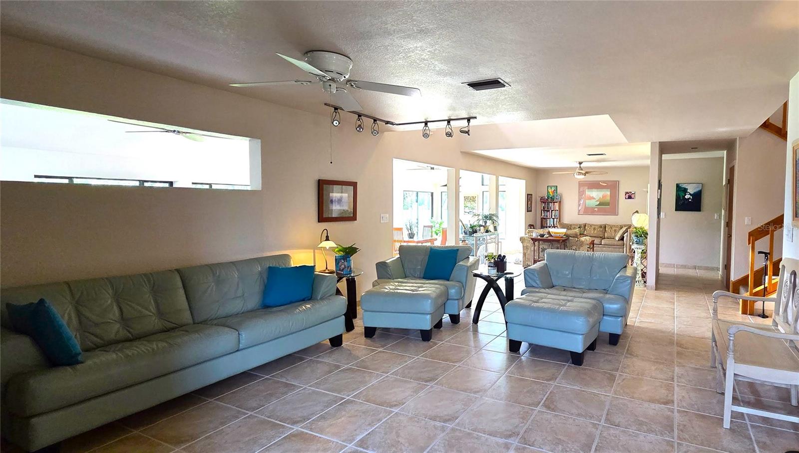 Living room 15.5 x 17