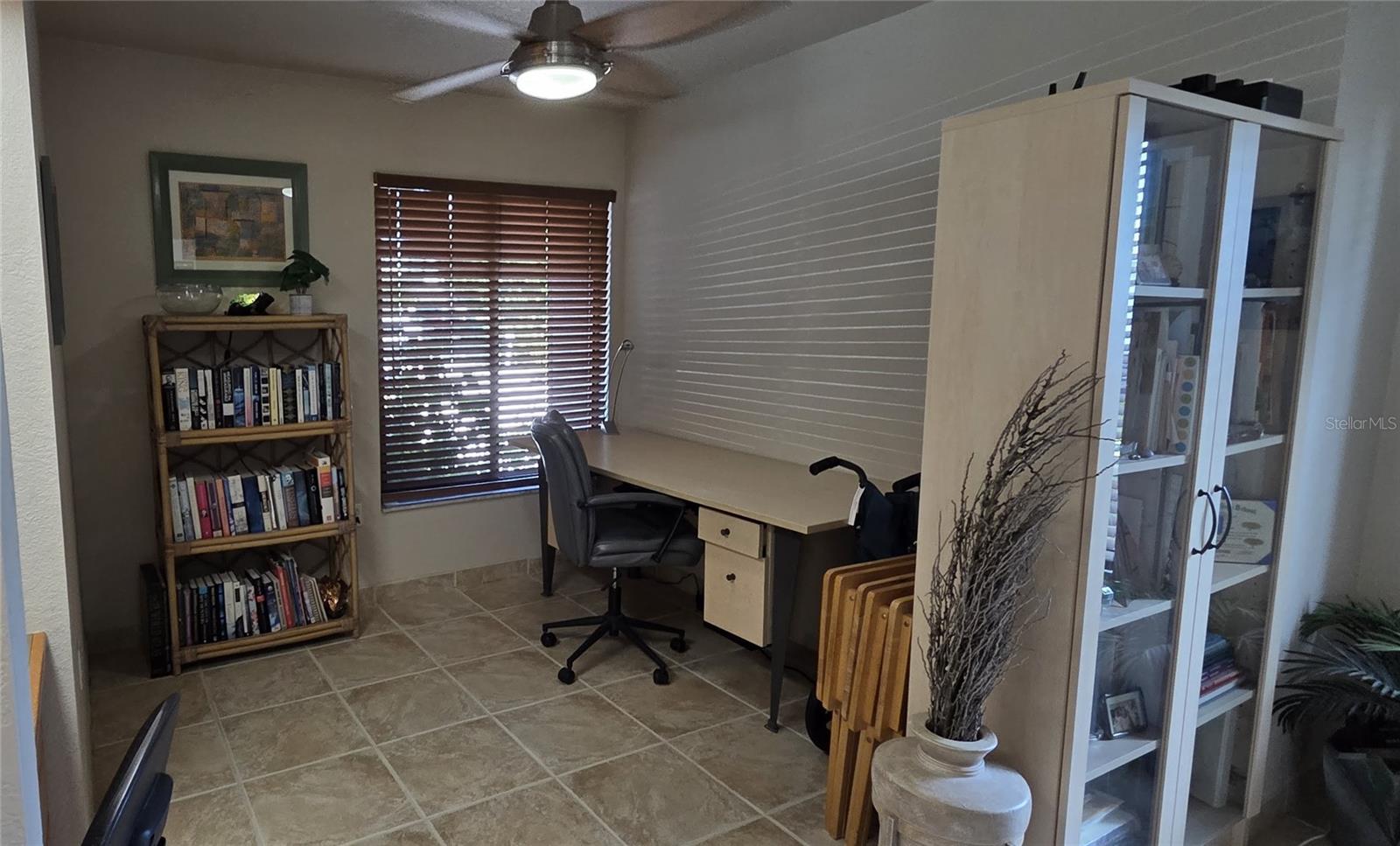 Office 8 x11