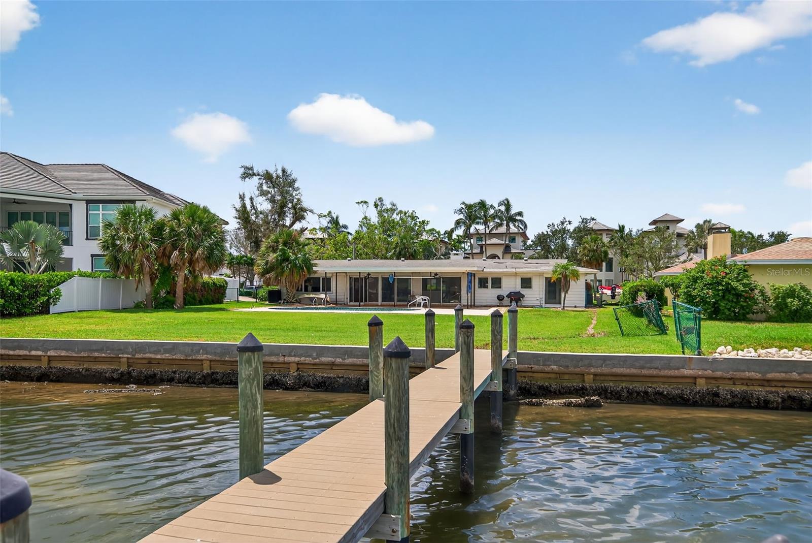377 S Shore Dr, Sarasota, FL 34234 — photo 12 of 23