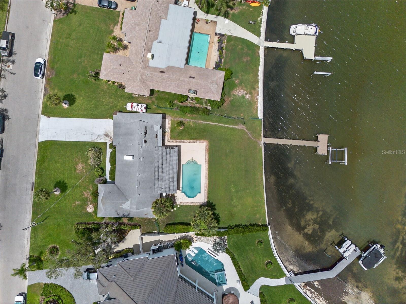 377 S Shore Dr, Sarasota, FL 34234 — photo 3 of 23