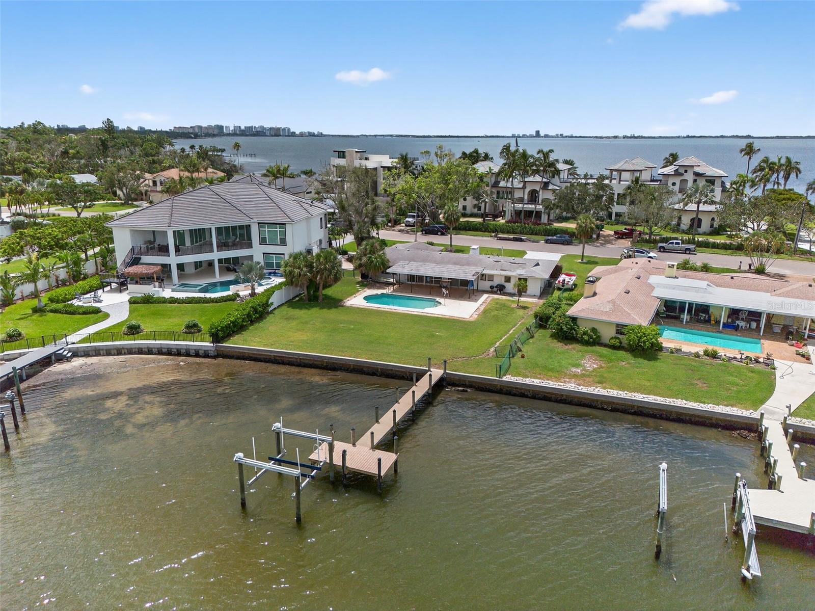 377 S Shore Dr, Sarasota, FL 34234 — photo 5 of 23