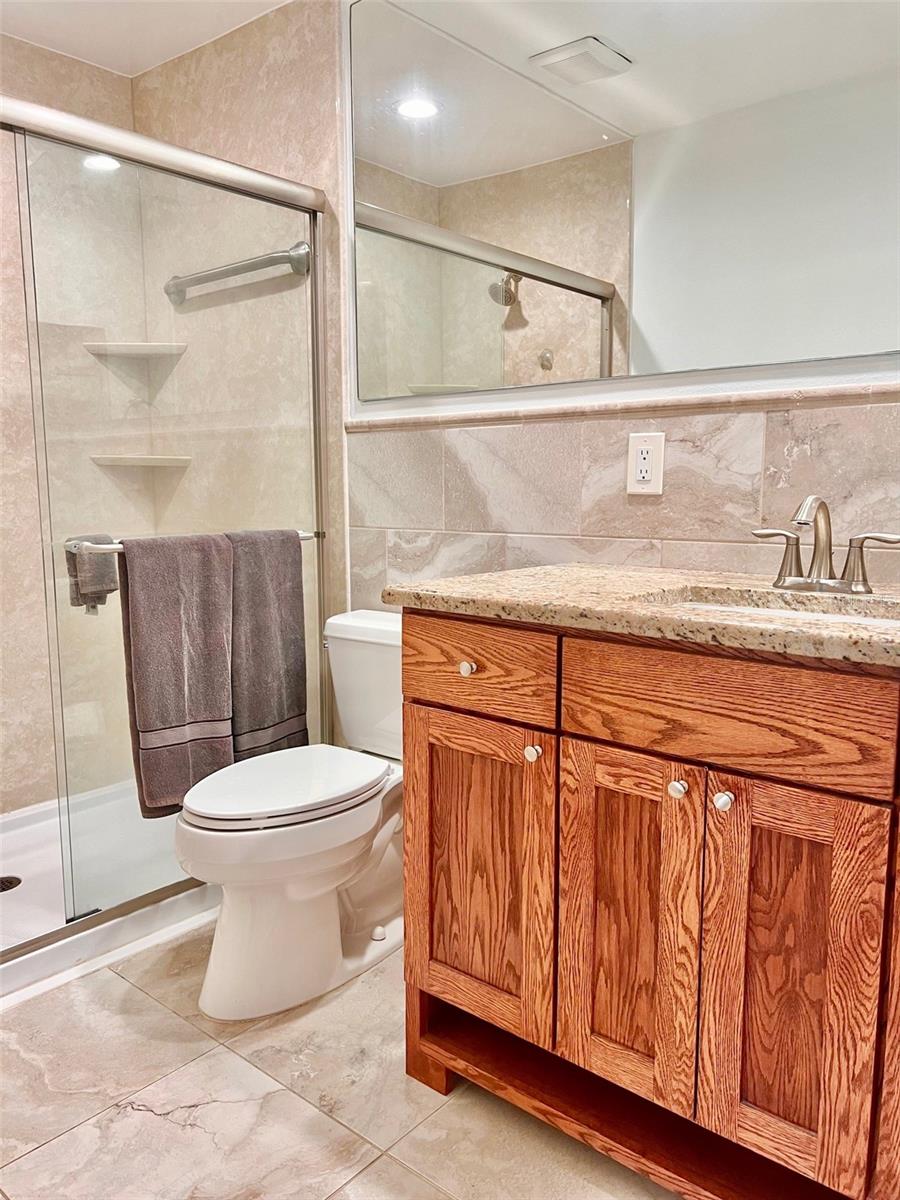 984 Sunridge Dr #J3, Sarasota, FL 34234 — photo 17 of 31