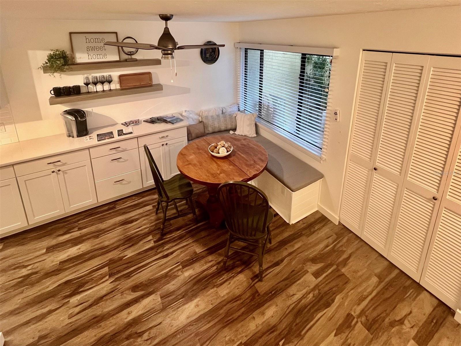 984 Sunridge Dr #J3, Sarasota, FL 34234 — photo 7 of 31