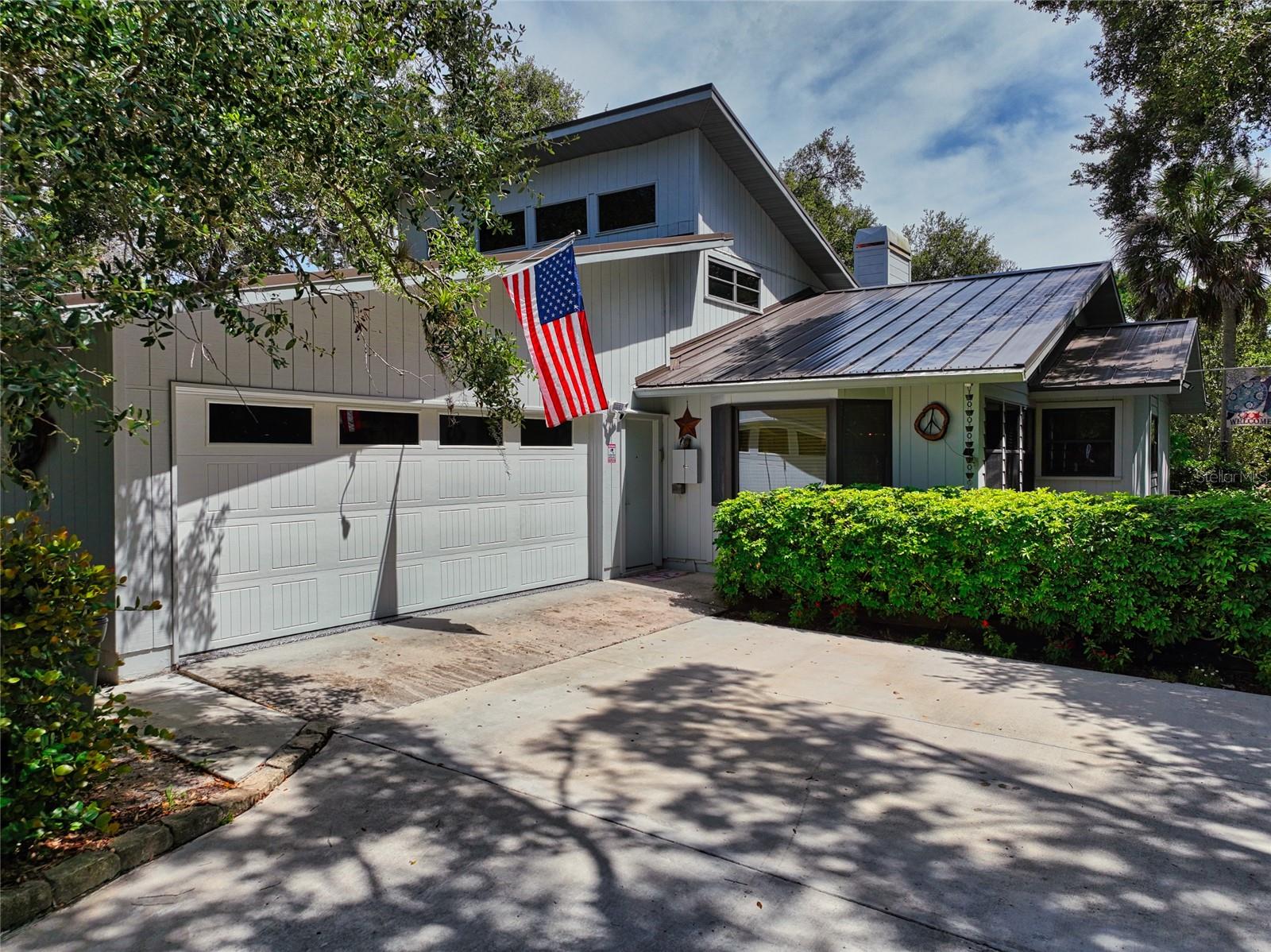 2 Car garage and workshop