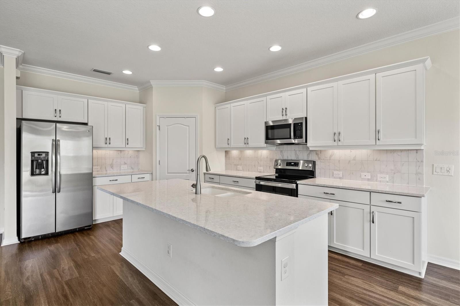 128 Avens Dr, Nokomis, FL 34275 — photo 18 of 100