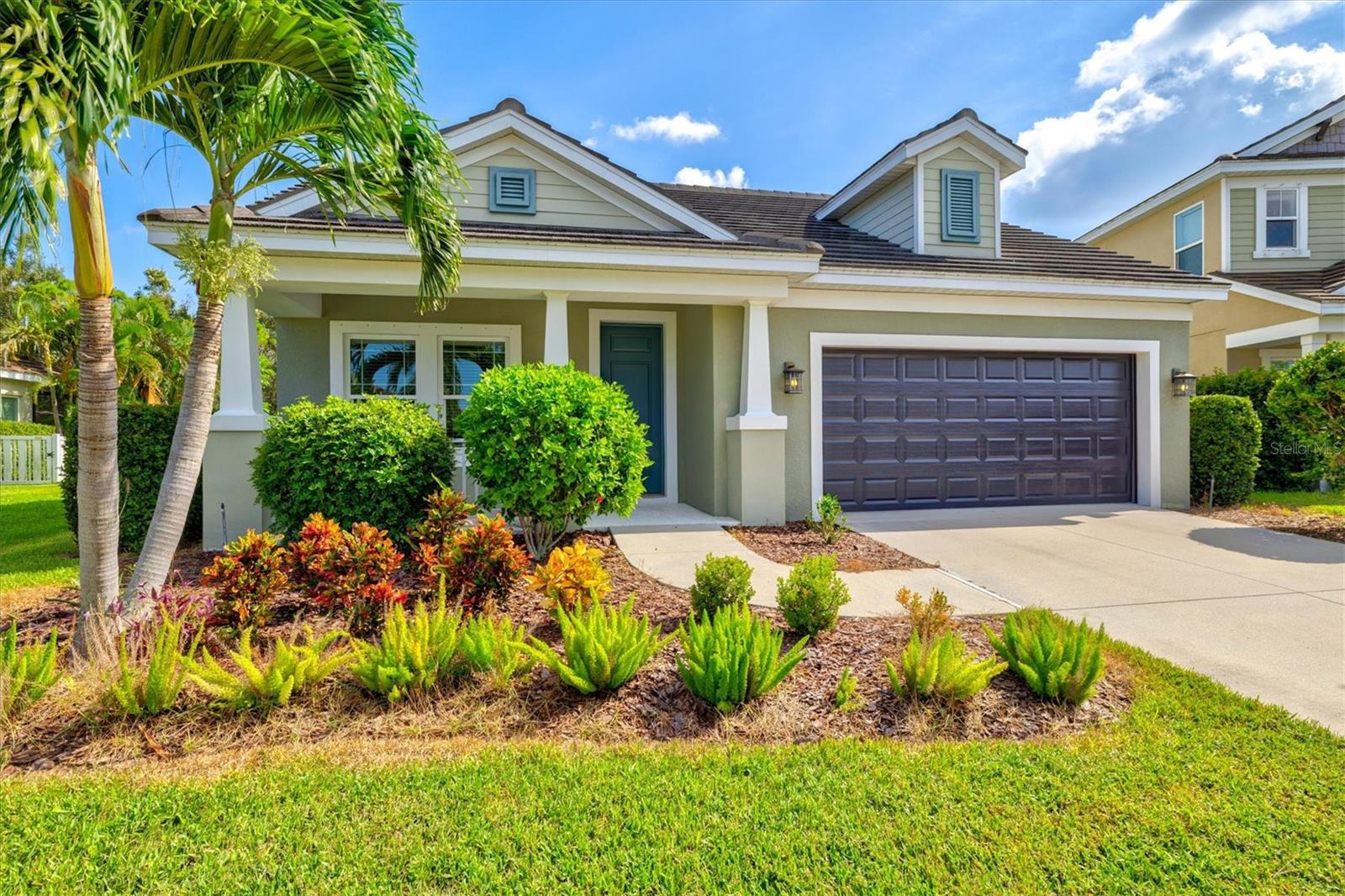 128 Avens Dr, Nokomis, FL 34275 — photo 4 of 100