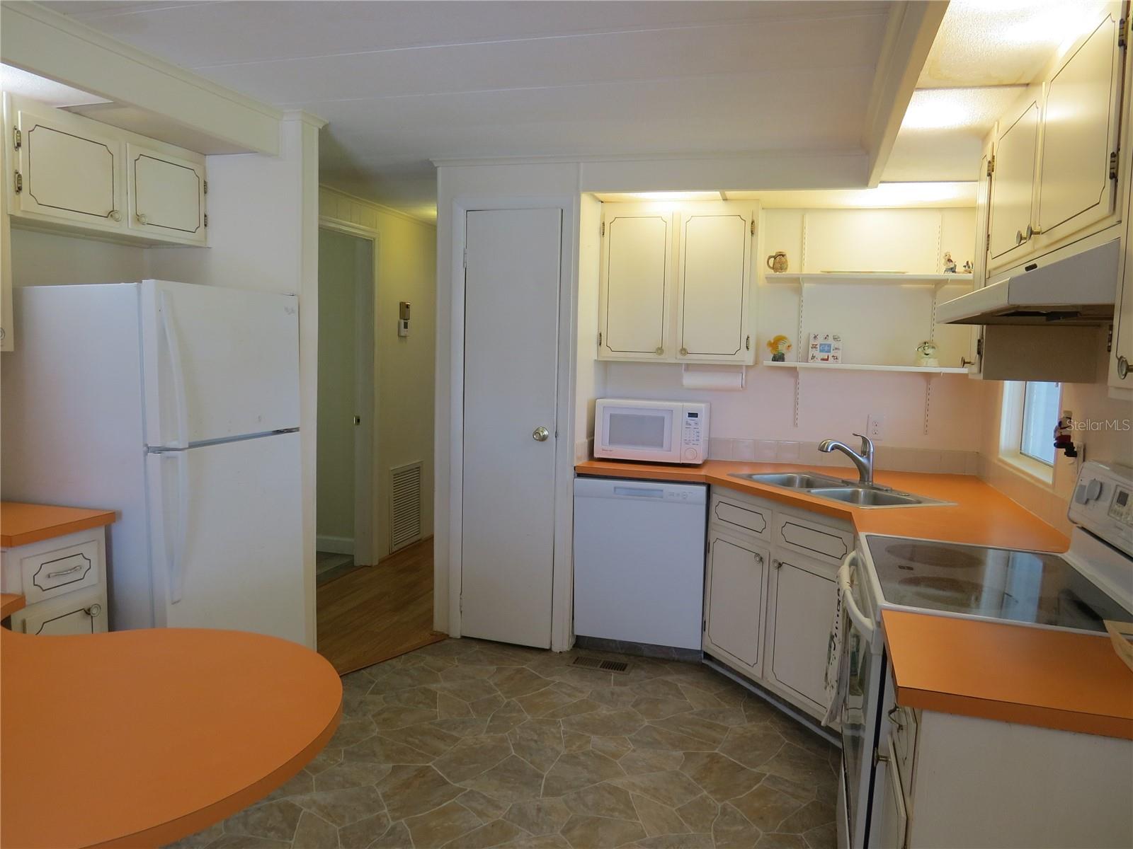705 Blackburn Blvd, North Port, FL 34287 — photo 3 of 36