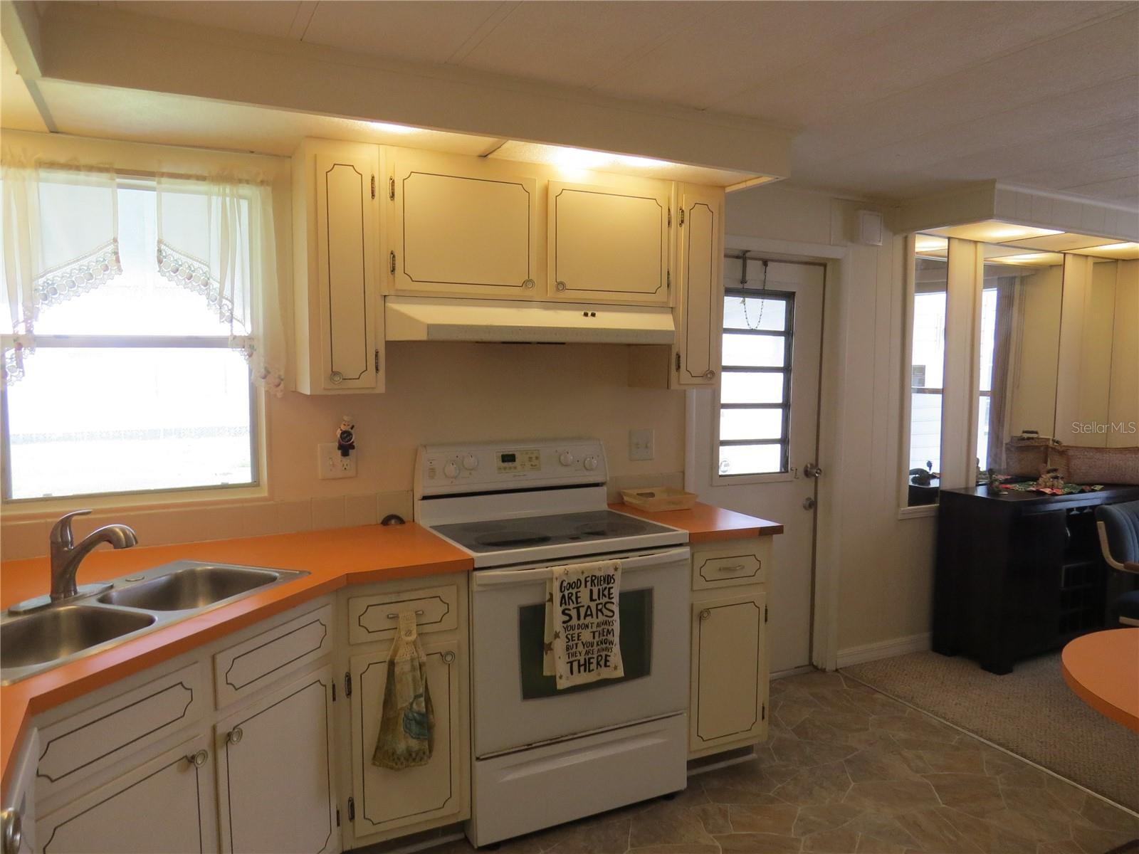 705 Blackburn Blvd, North Port, FL 34287 — photo 8 of 36