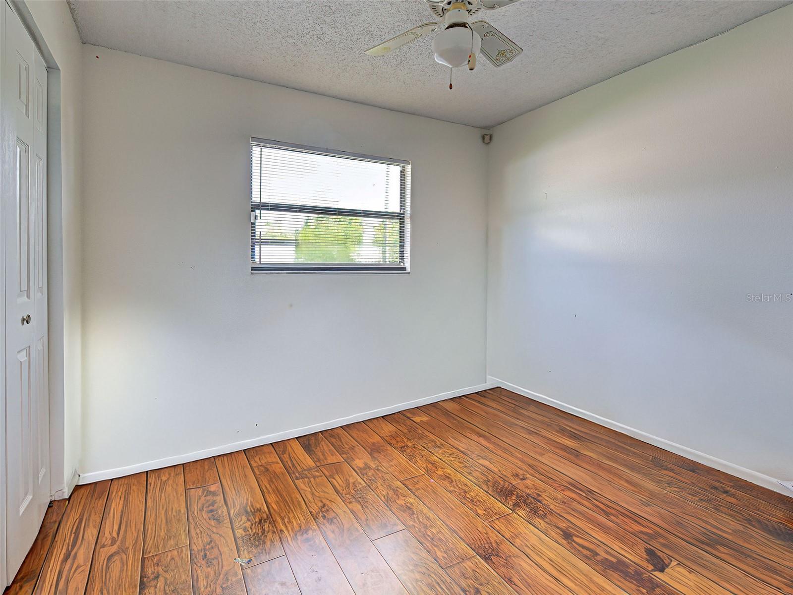 3rd bedroom without the furniture.