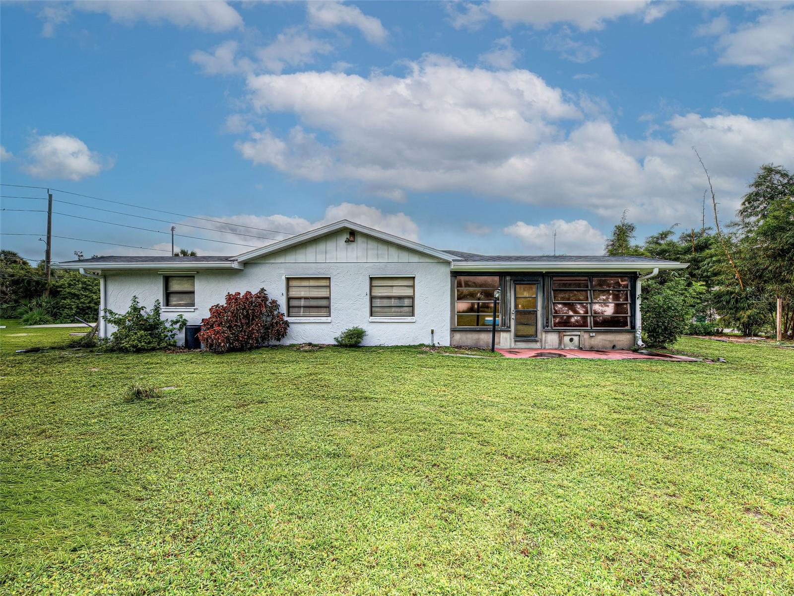 Enclosed lanai