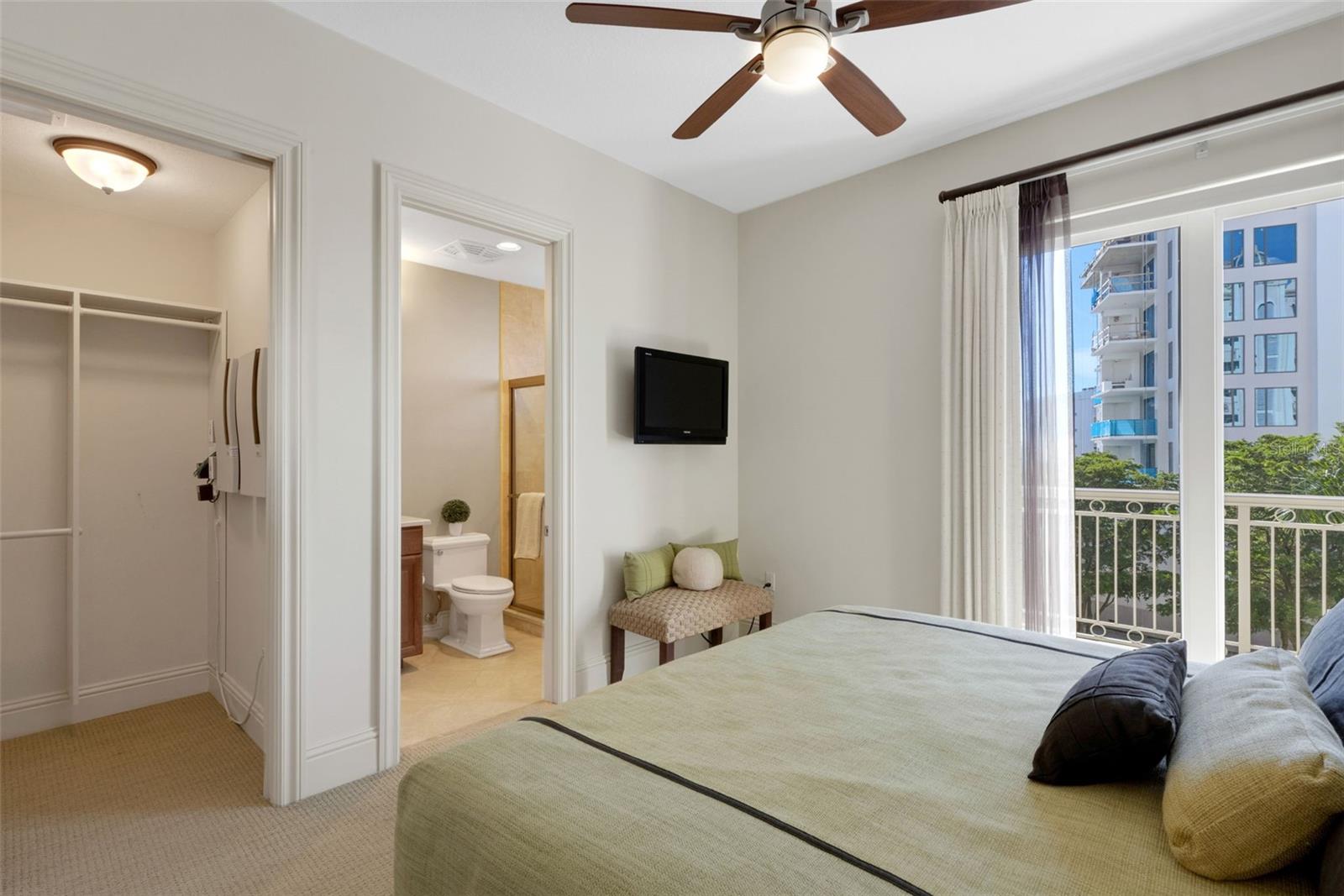 Guest Bedroom 1 w/en-suite bath