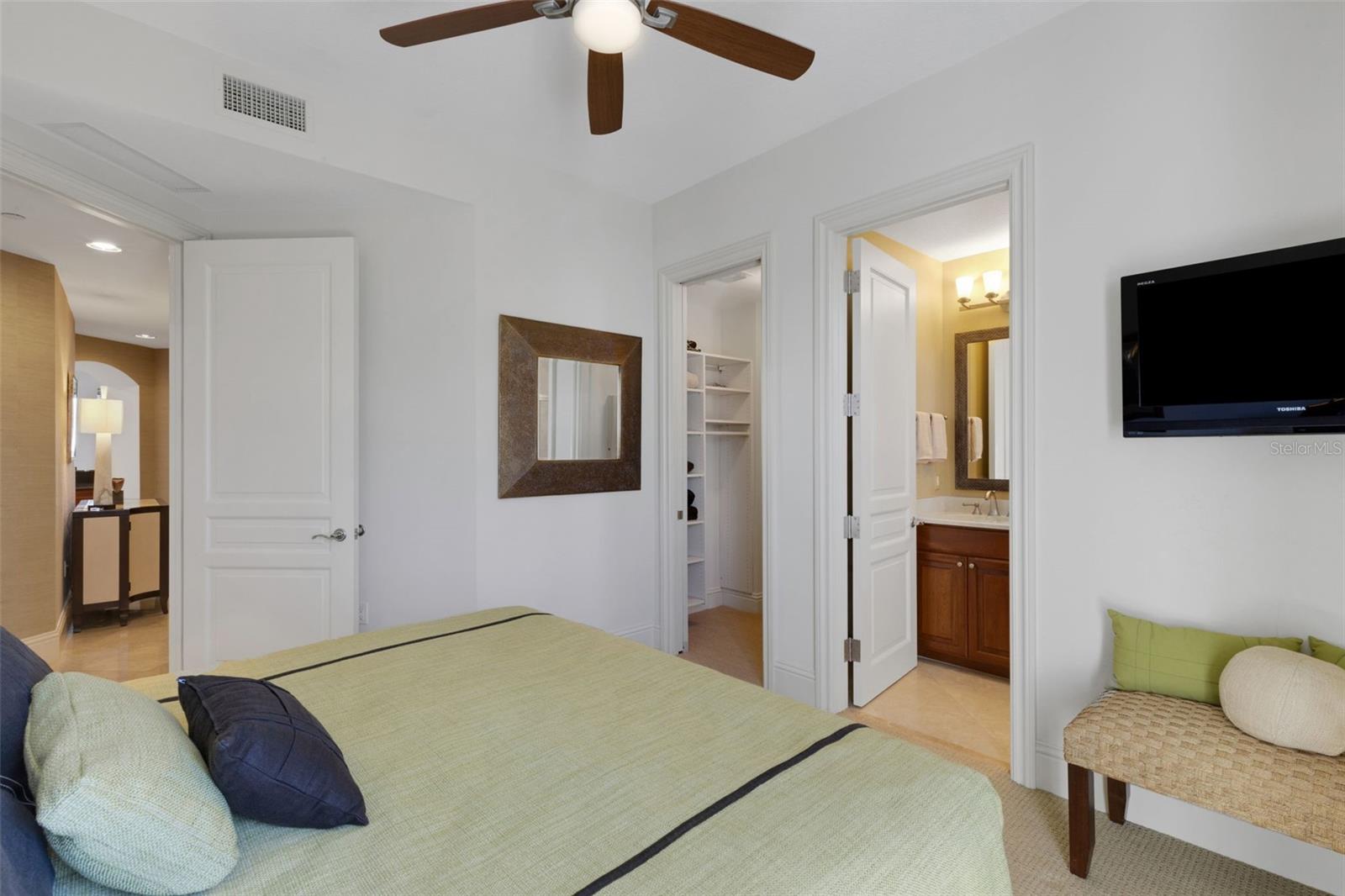 464 Golden Gate Pt #403, Sarasota, FL 34236 — photo 47 of 96