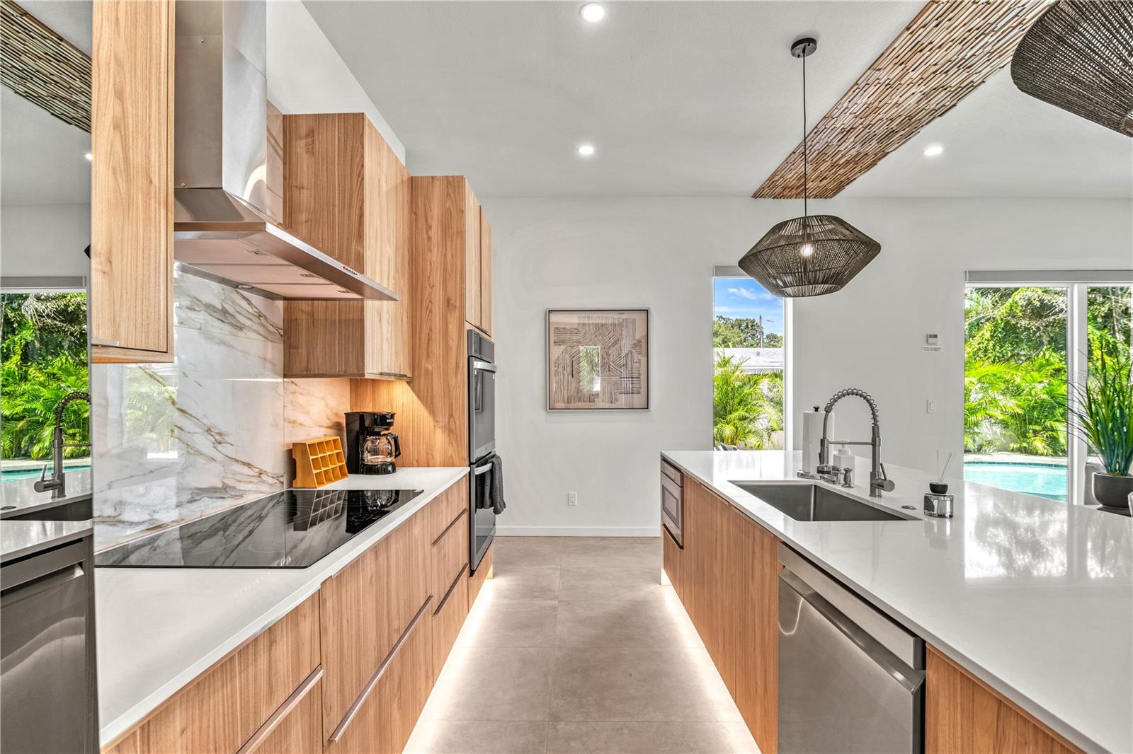 2163 Waldemere St, Sarasota, FL 34239 — photo 12 of 57