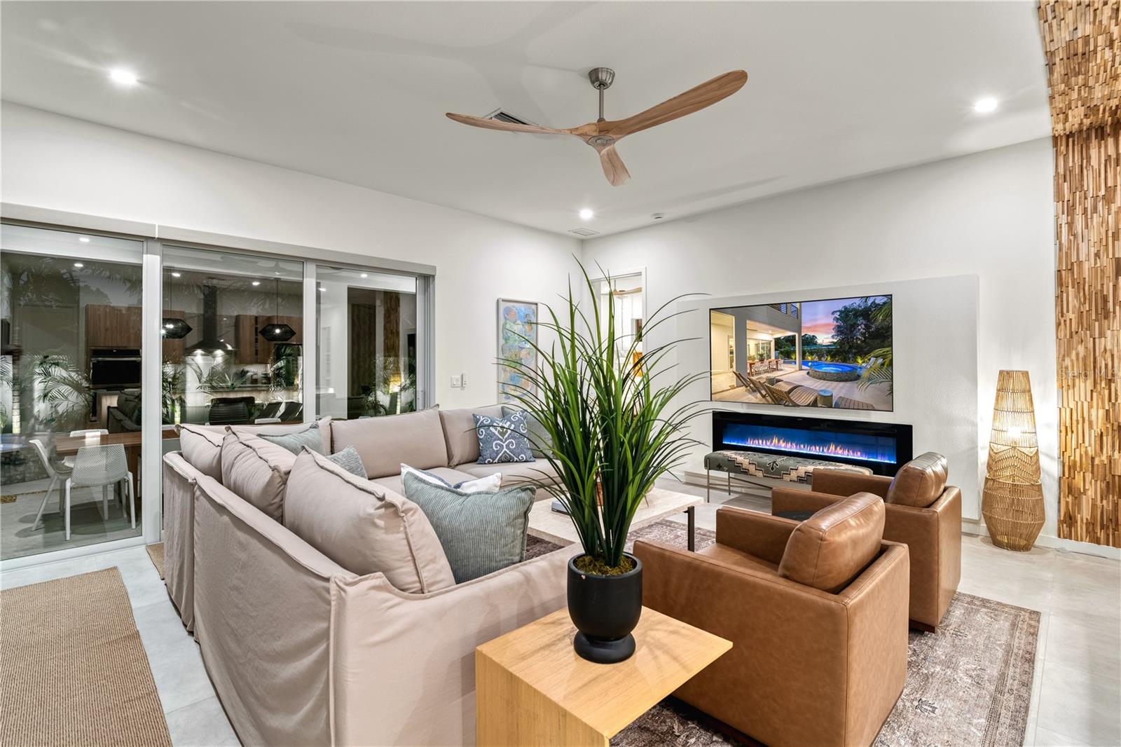 2163 Waldemere St, Sarasota, FL 34239 — photo 15 of 57