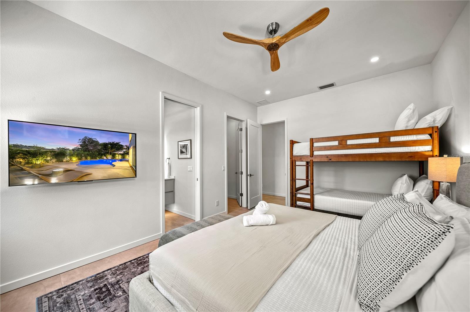 2163 Waldemere St, Sarasota, FL 34239 — photo 38 of 57