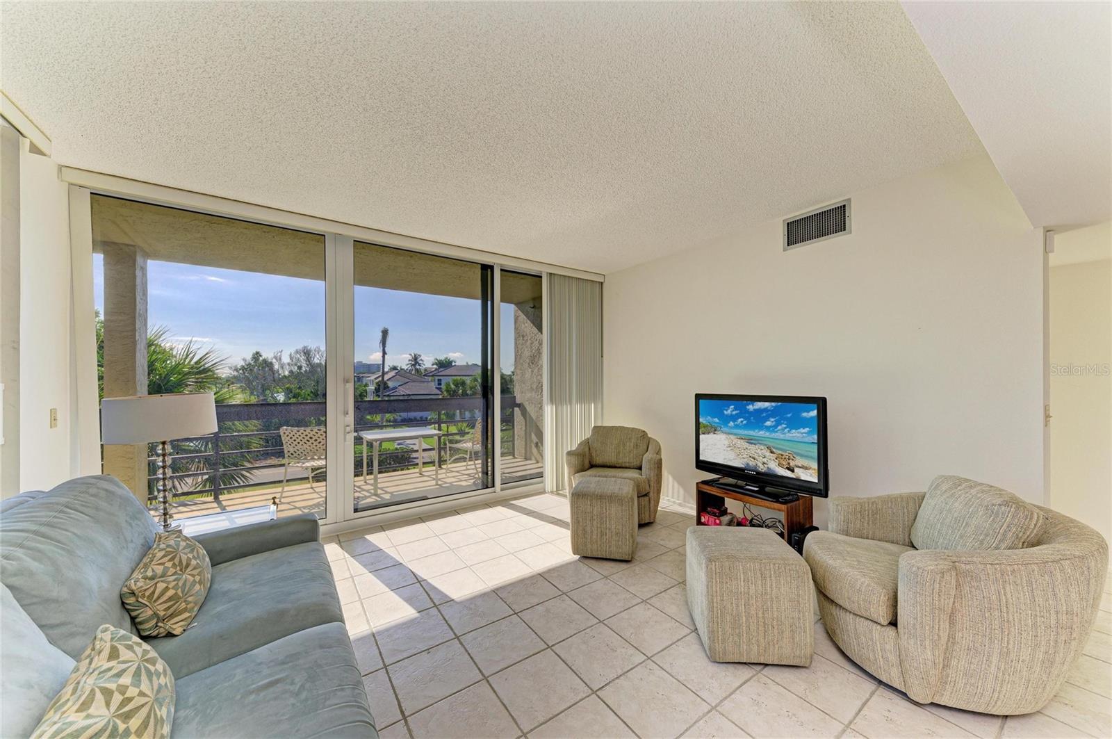 1065 Gulf of Mexico Dr #201, Longboat Key, FL 34228 — photo 16 of 77