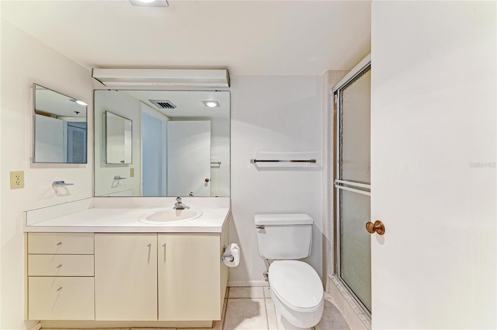 1065 Gulf of Mexico Dr #201, Longboat Key, FL 34228 — photo 33 of 77