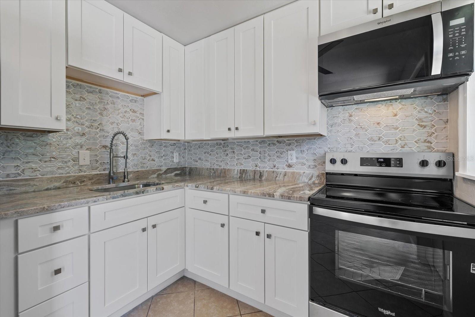 New Kitchen cabinets, countertops & Appliances