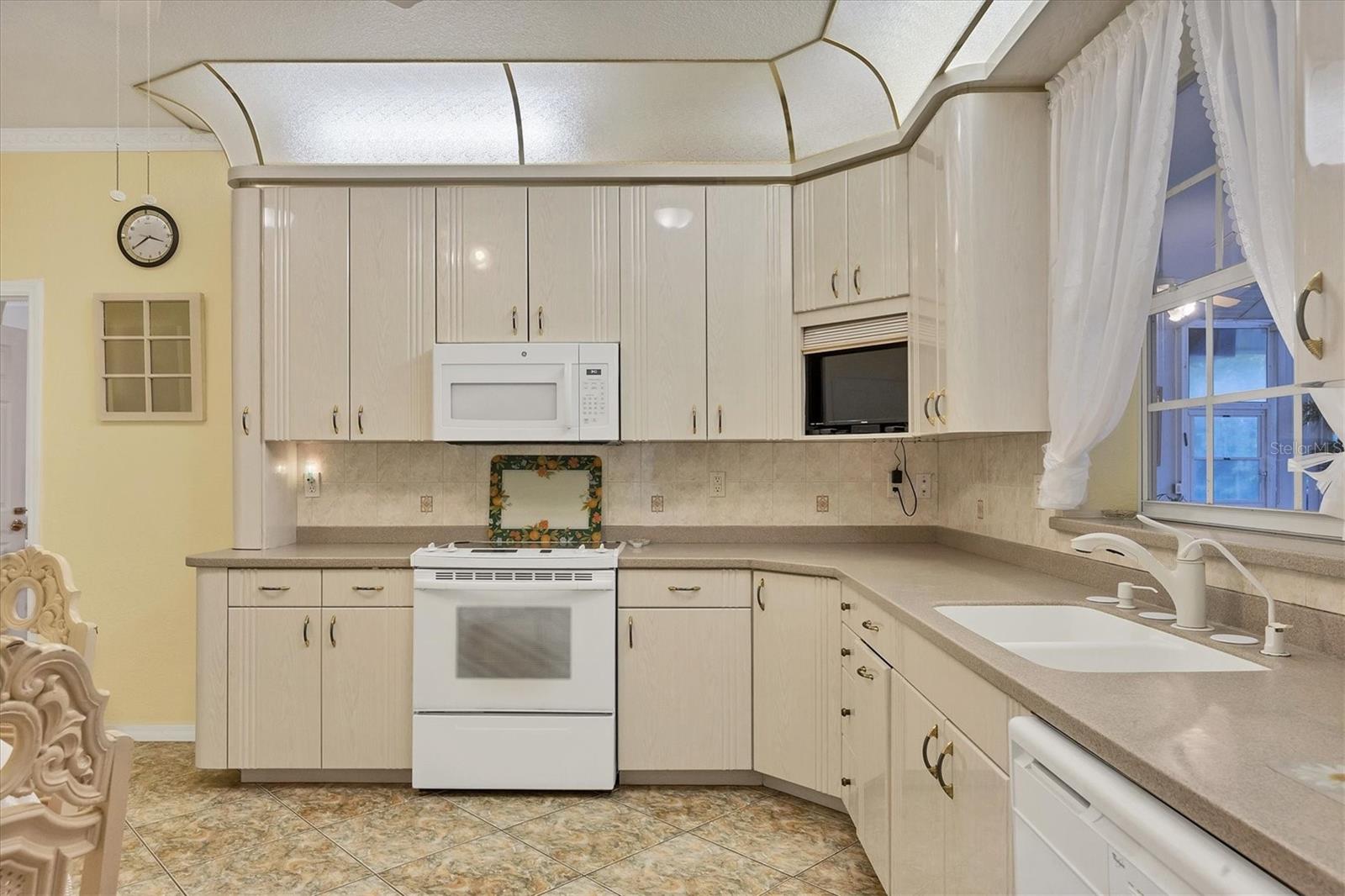 12209 Cotorro Ave, North Port, FL 34287 — photo 17 of 72
