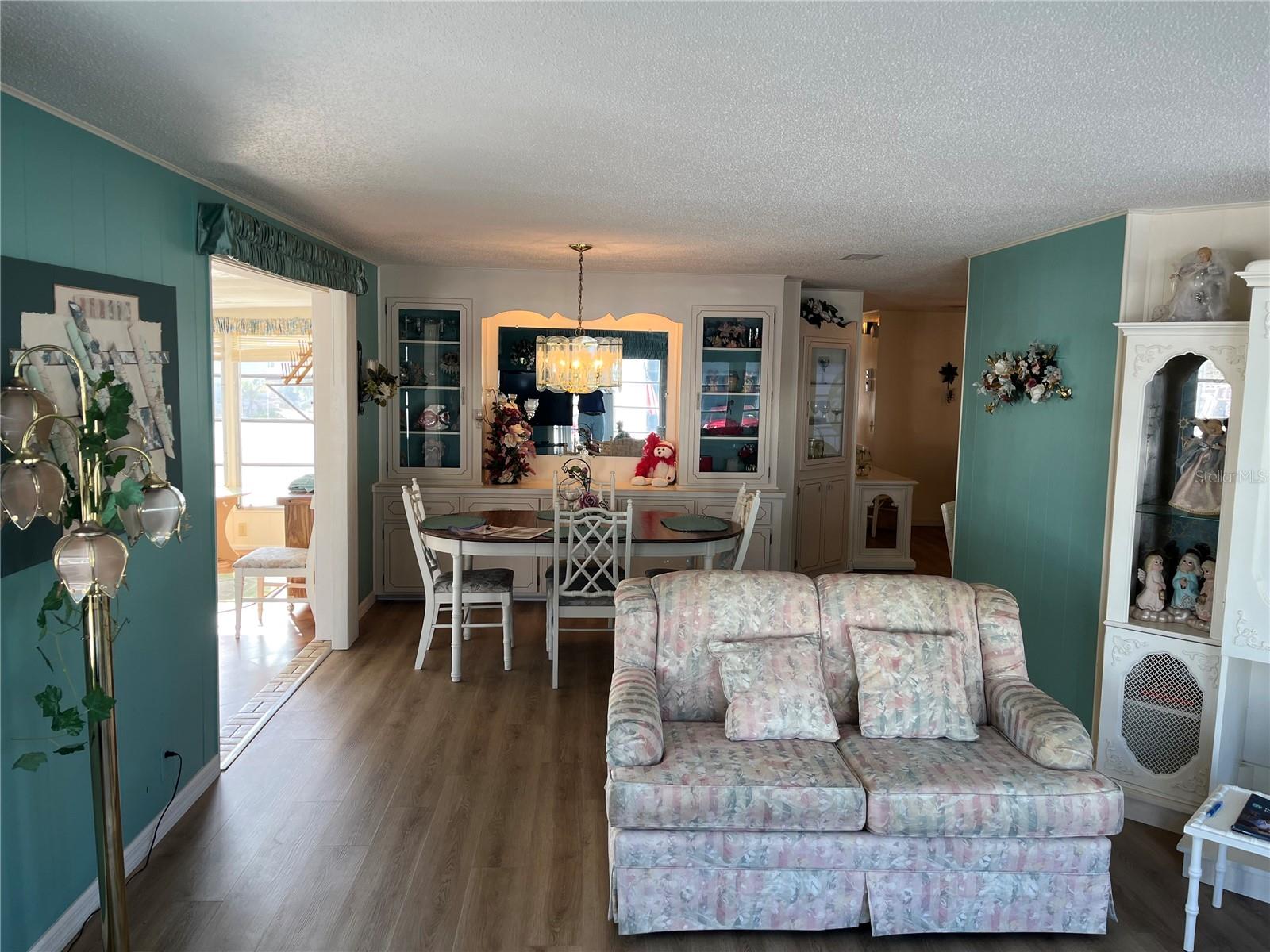 518 Cervina Dr N, Venice, FL 34285 — photo 11 of 49