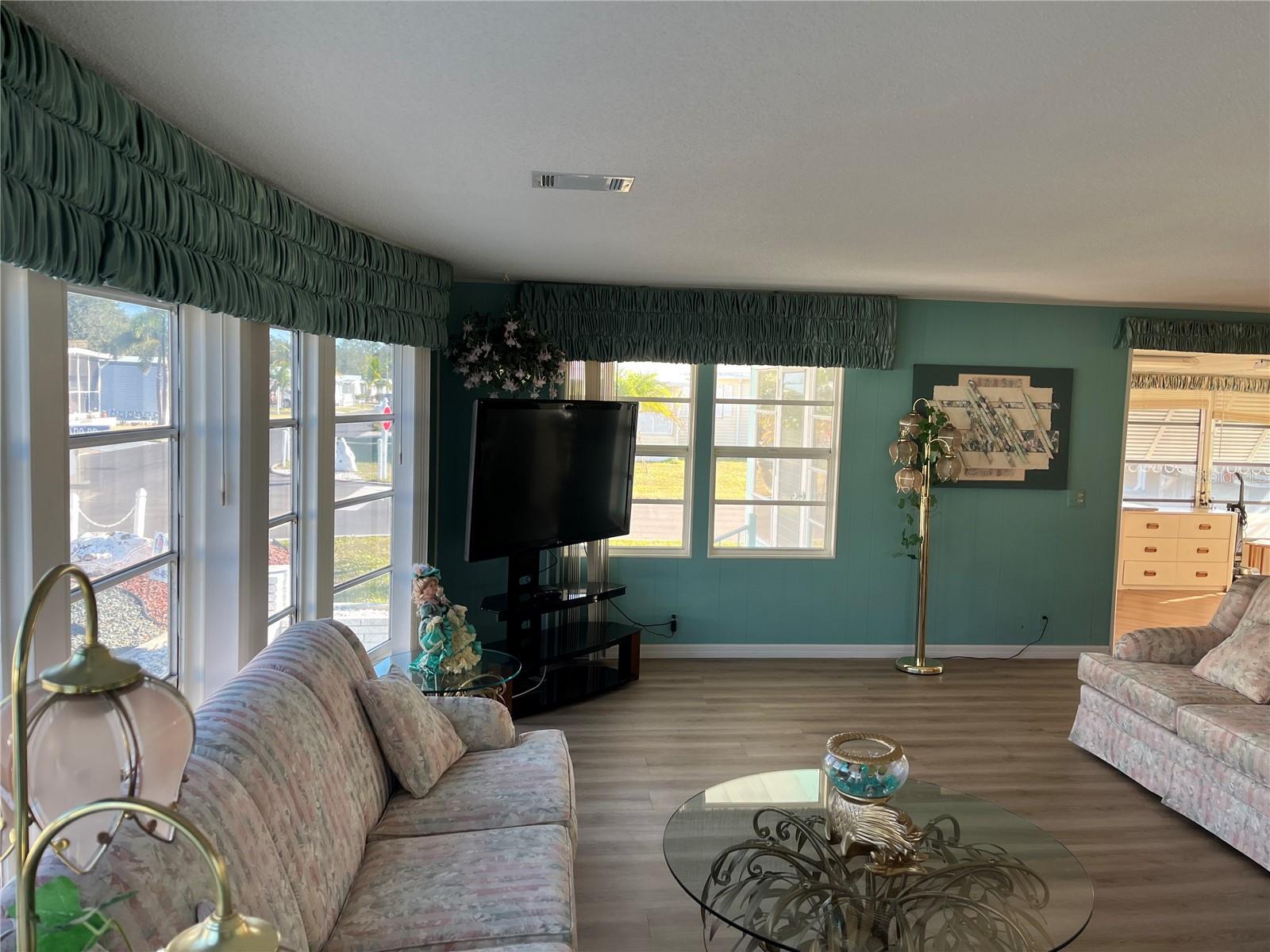 518 Cervina Dr N, Venice, FL 34285 — photo 12 of 49