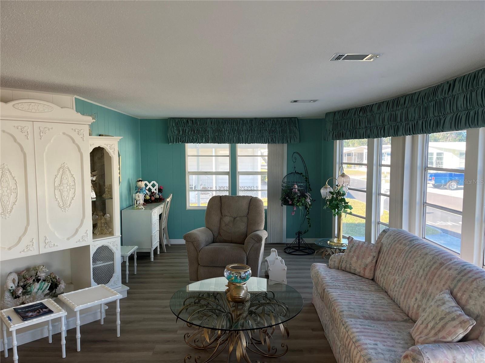 518 Cervina Dr N, Venice, FL 34285 — photo 9 of 49