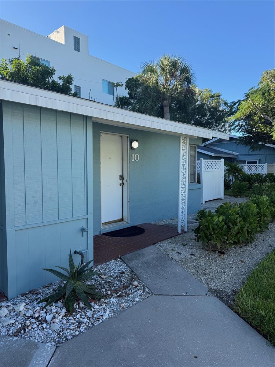 170 Roosevelt Dr #10, Sarasota, FL 34236 — photo 1 of 1