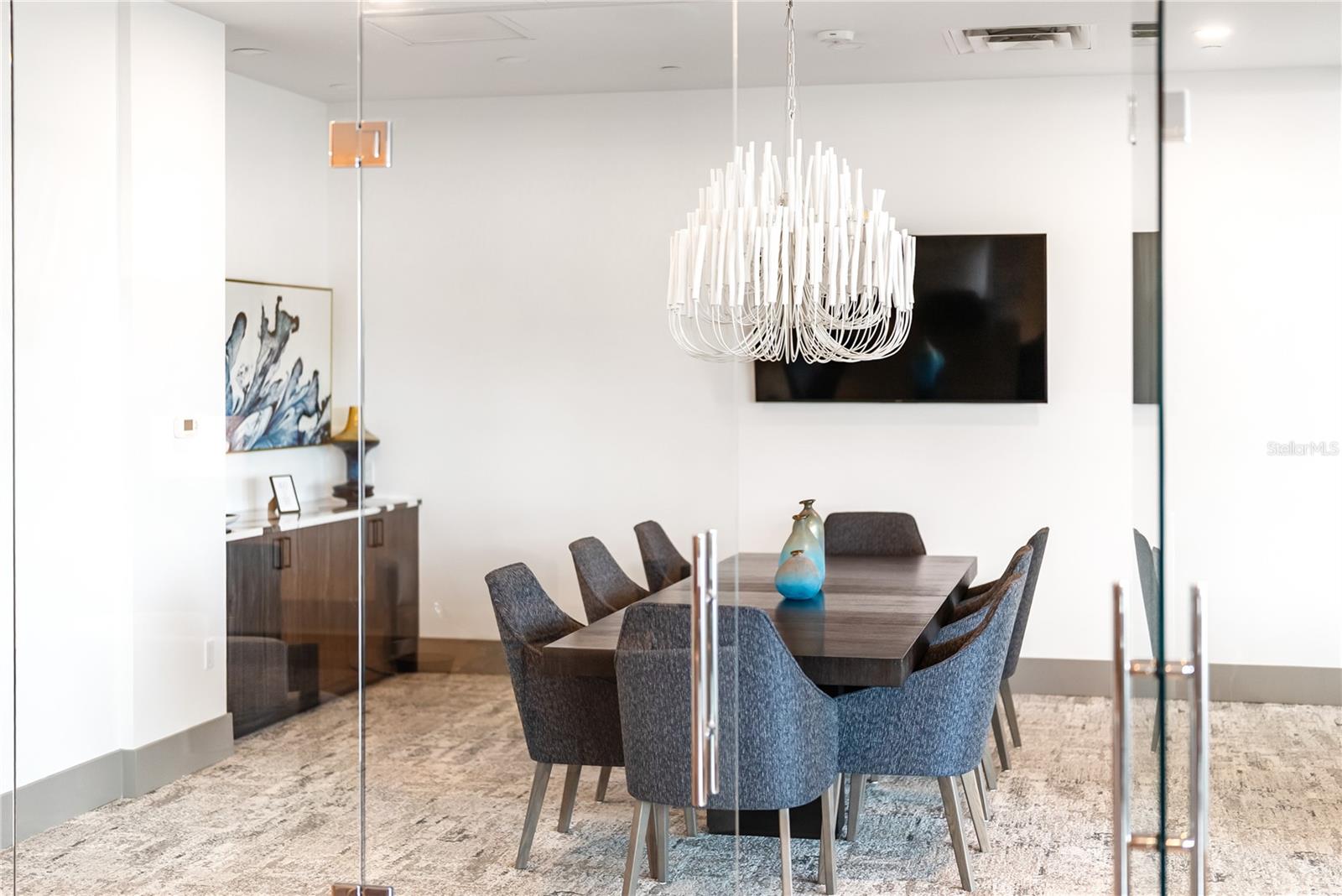 Business center/meeting room